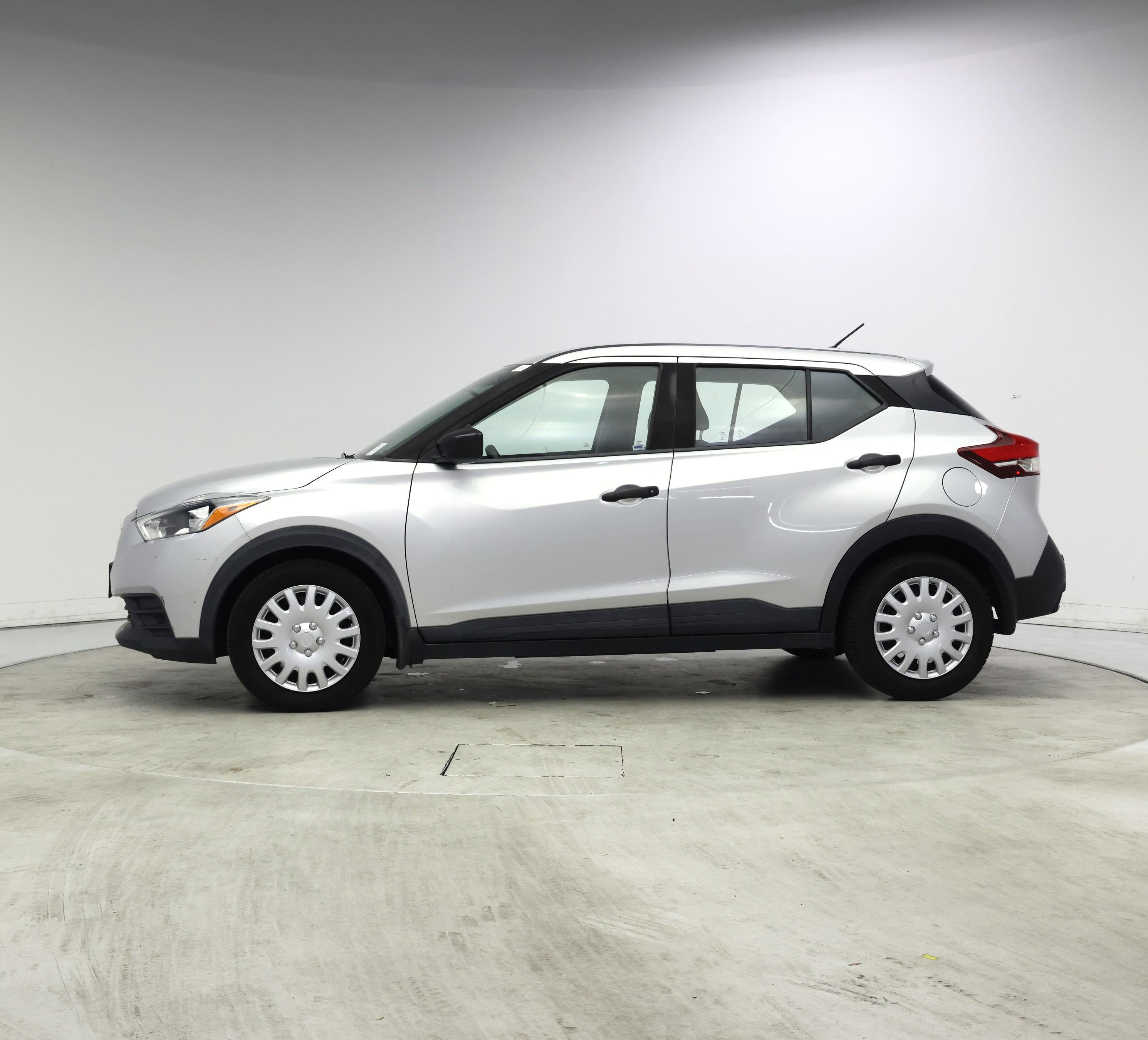 Thumbnail: 2020 Nissan Kicks - 3