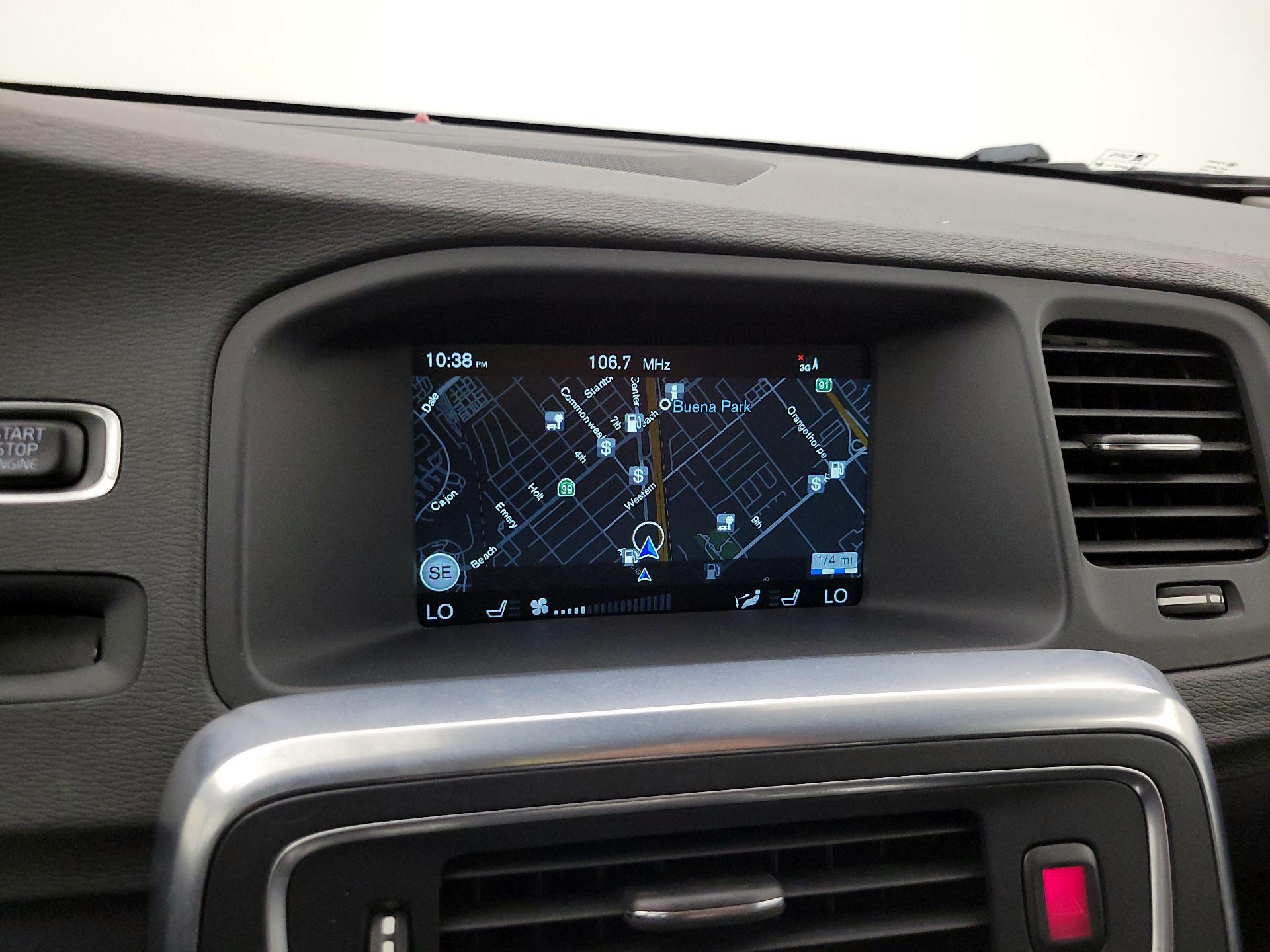Thumbnail: 2015 Volvo V60 - 14