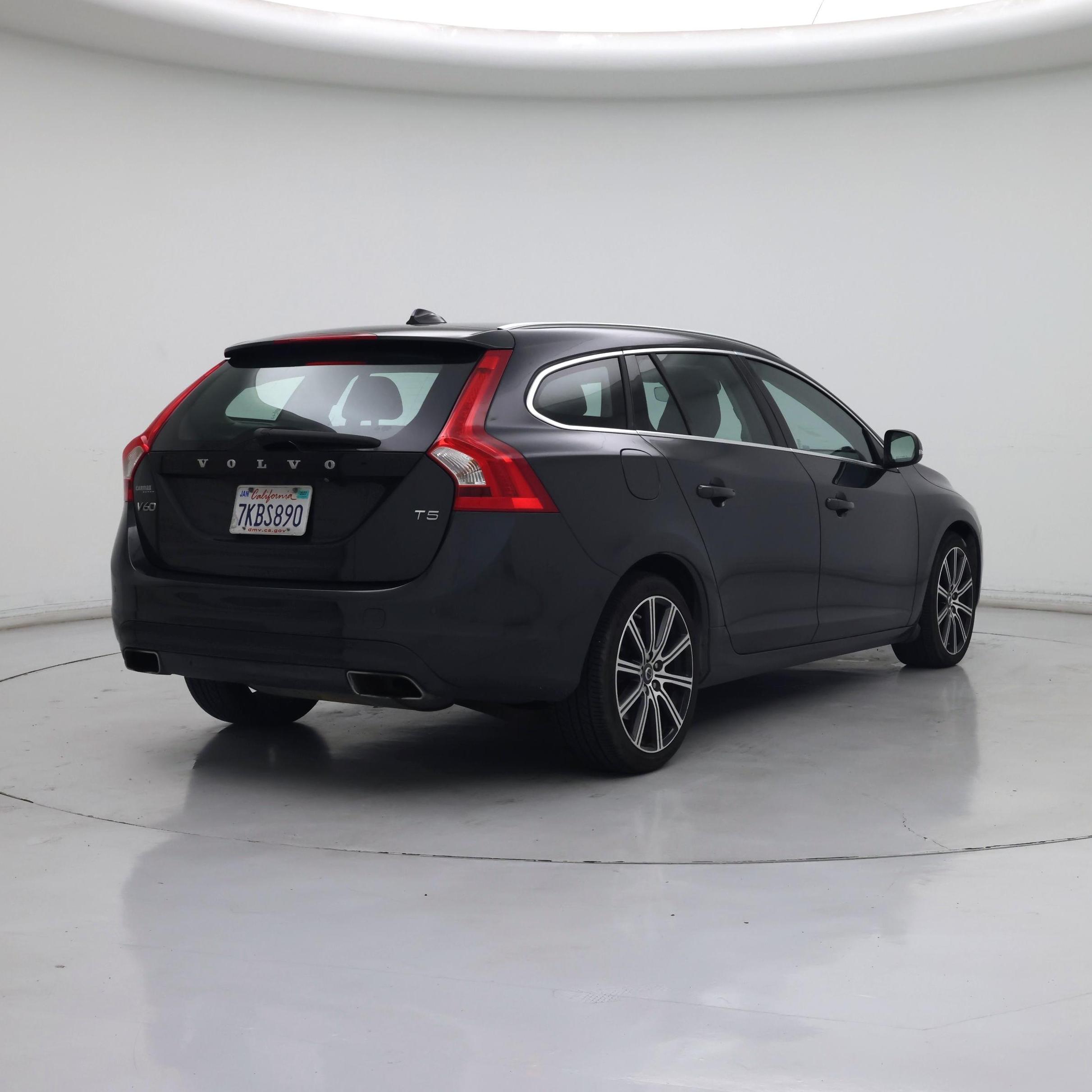 Thumbnail: 2015 Volvo V60 - 8