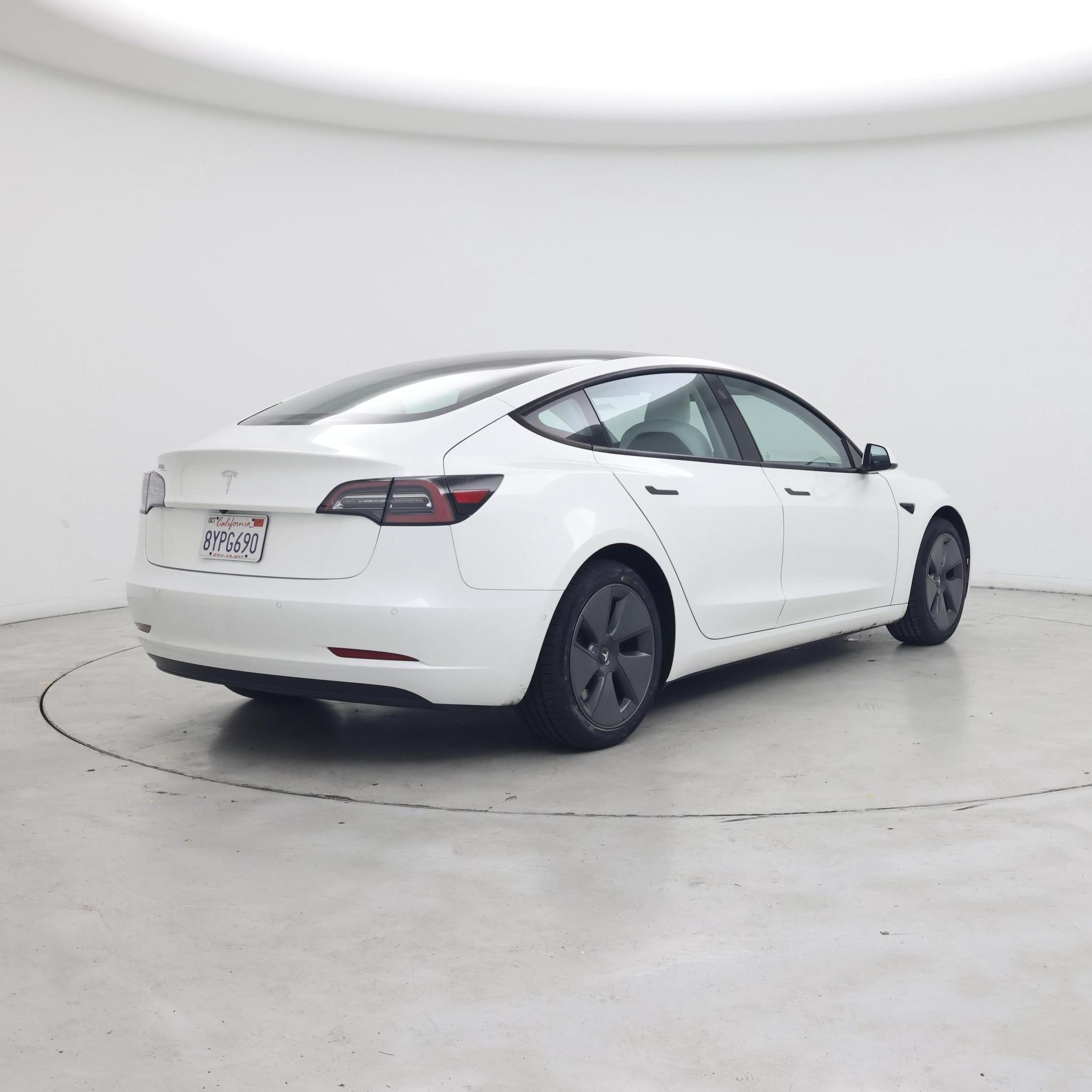 Thumbnail: 2021 Tesla Model 3 - 8