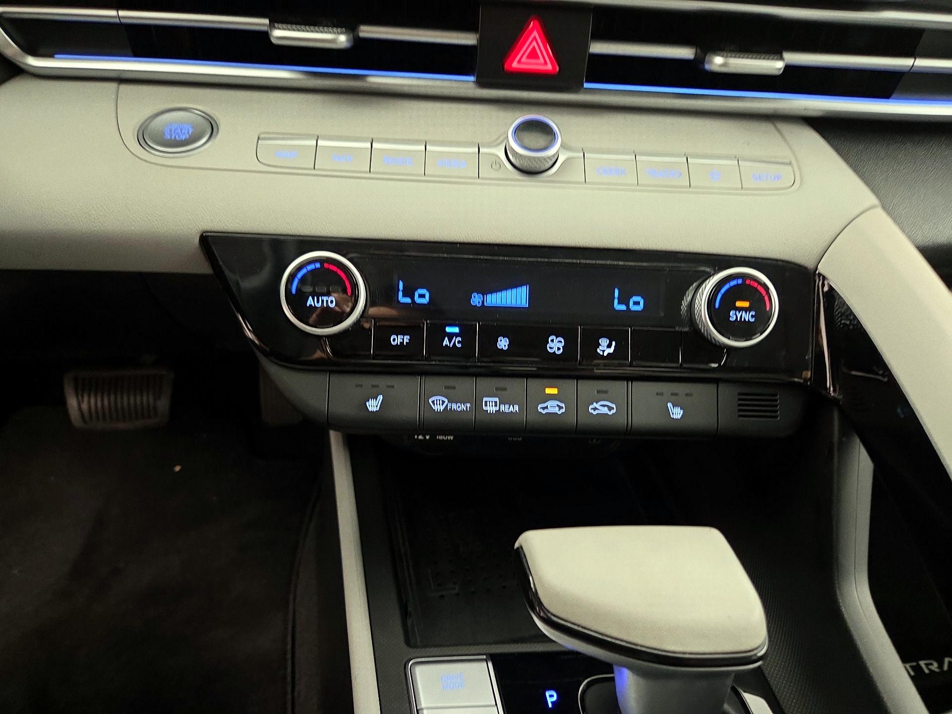 Thumbnail: 2023 Hyundai Elantra - 17