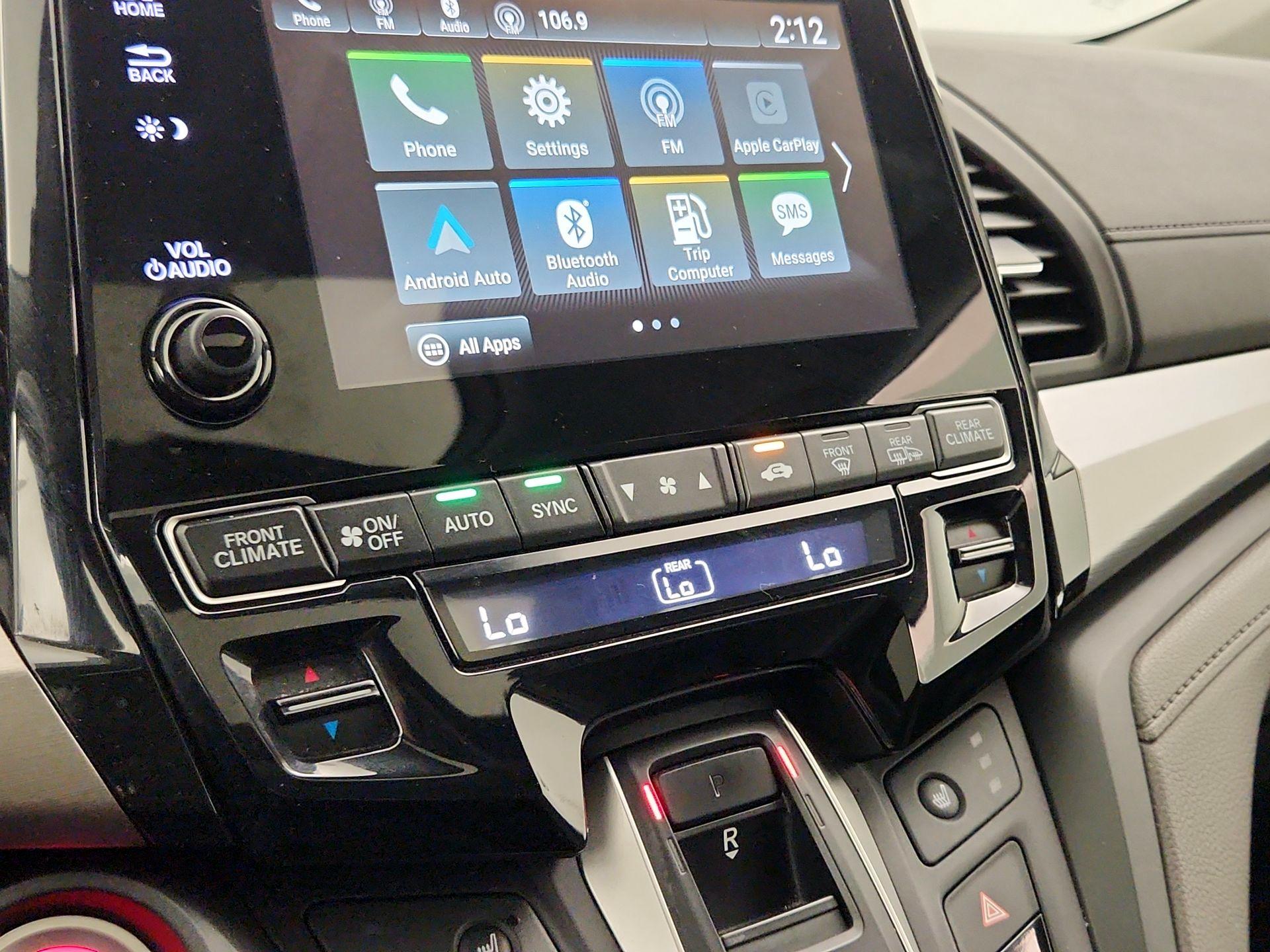 Thumbnail: 2018 Honda Odyssey - 16