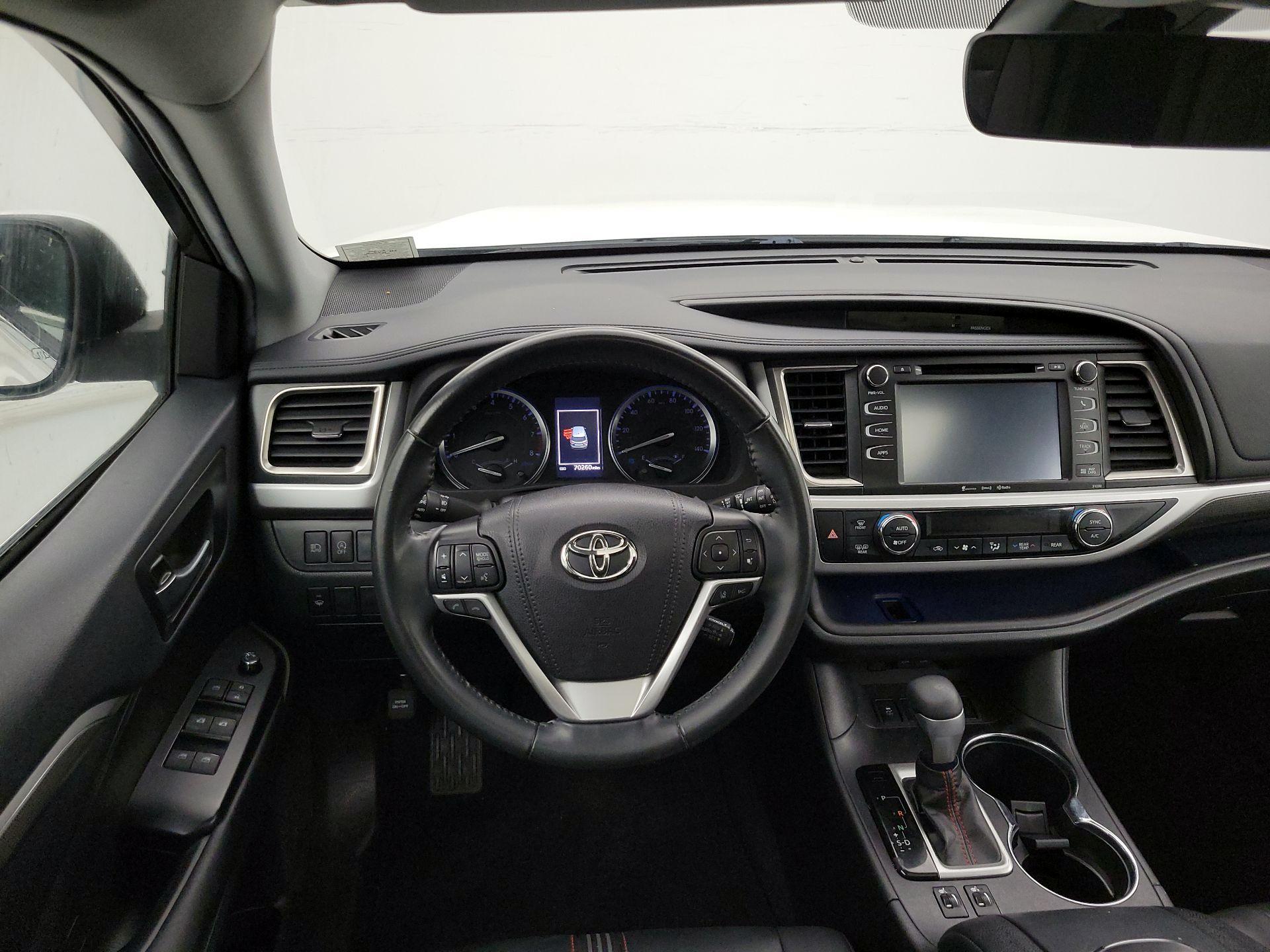 Thumbnail: 2019 Toyota Highlander - 10