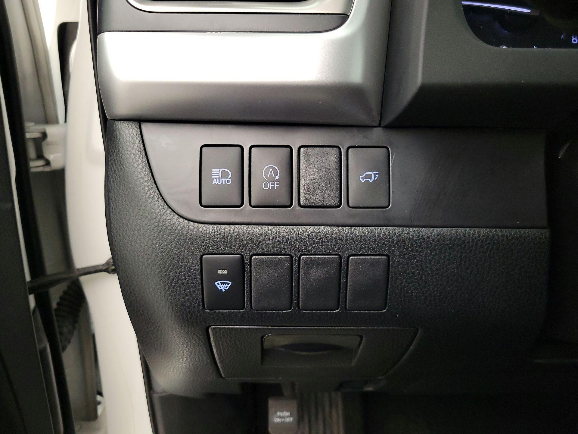 Thumbnail: 2019 Toyota Highlander - 13