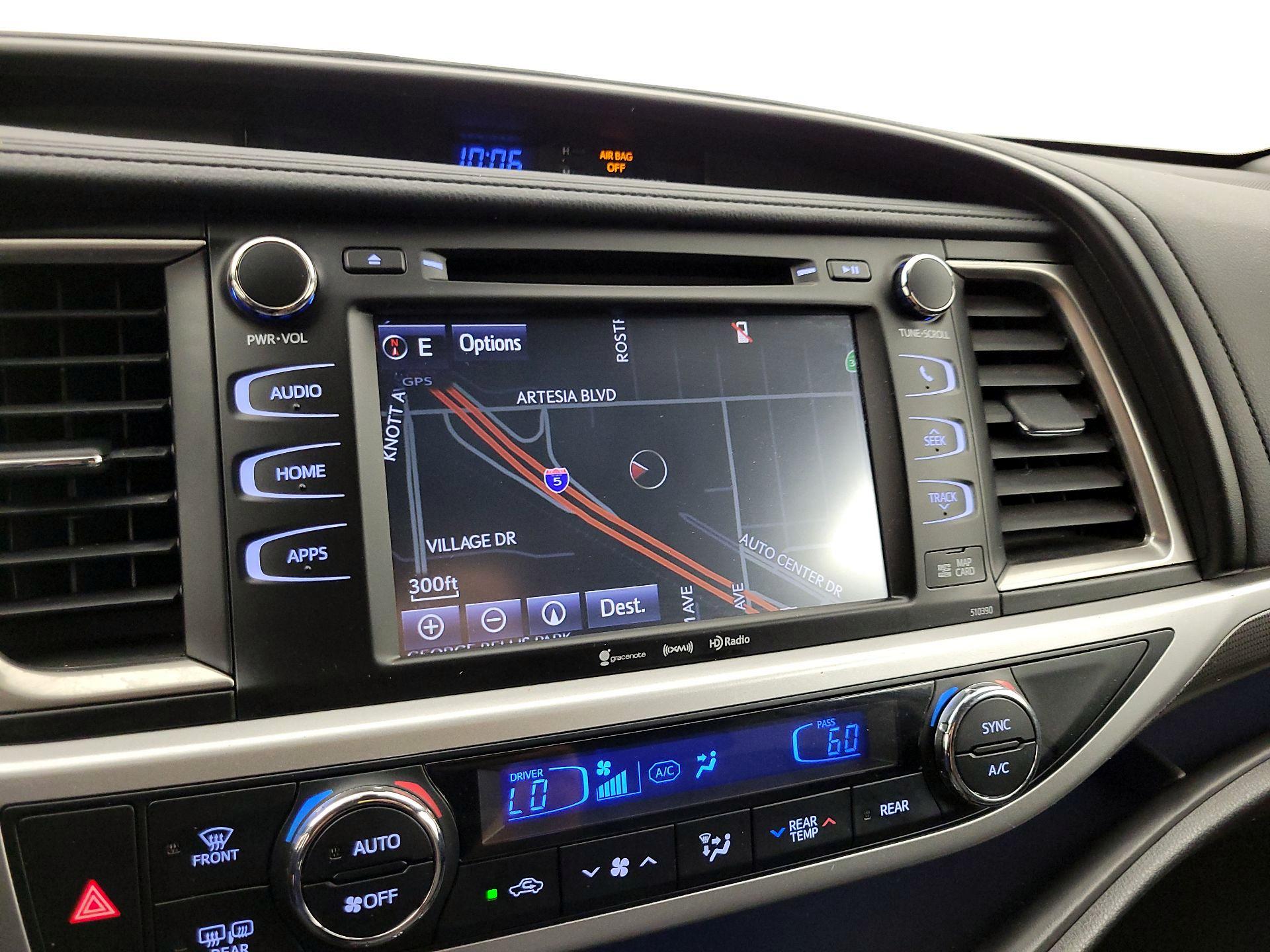 Thumbnail: 2019 Toyota Highlander - 14