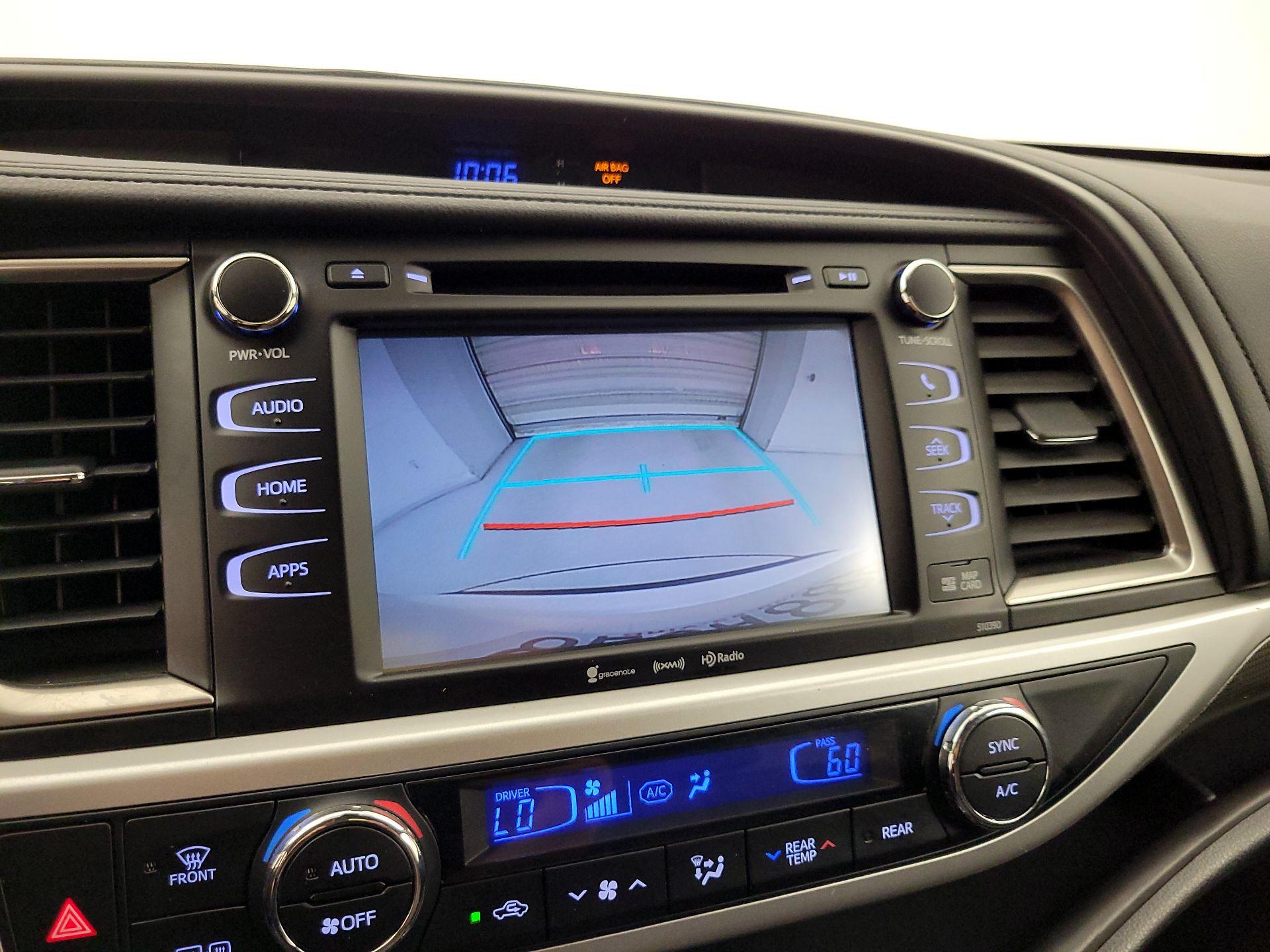 Thumbnail: 2019 Toyota Highlander - 15