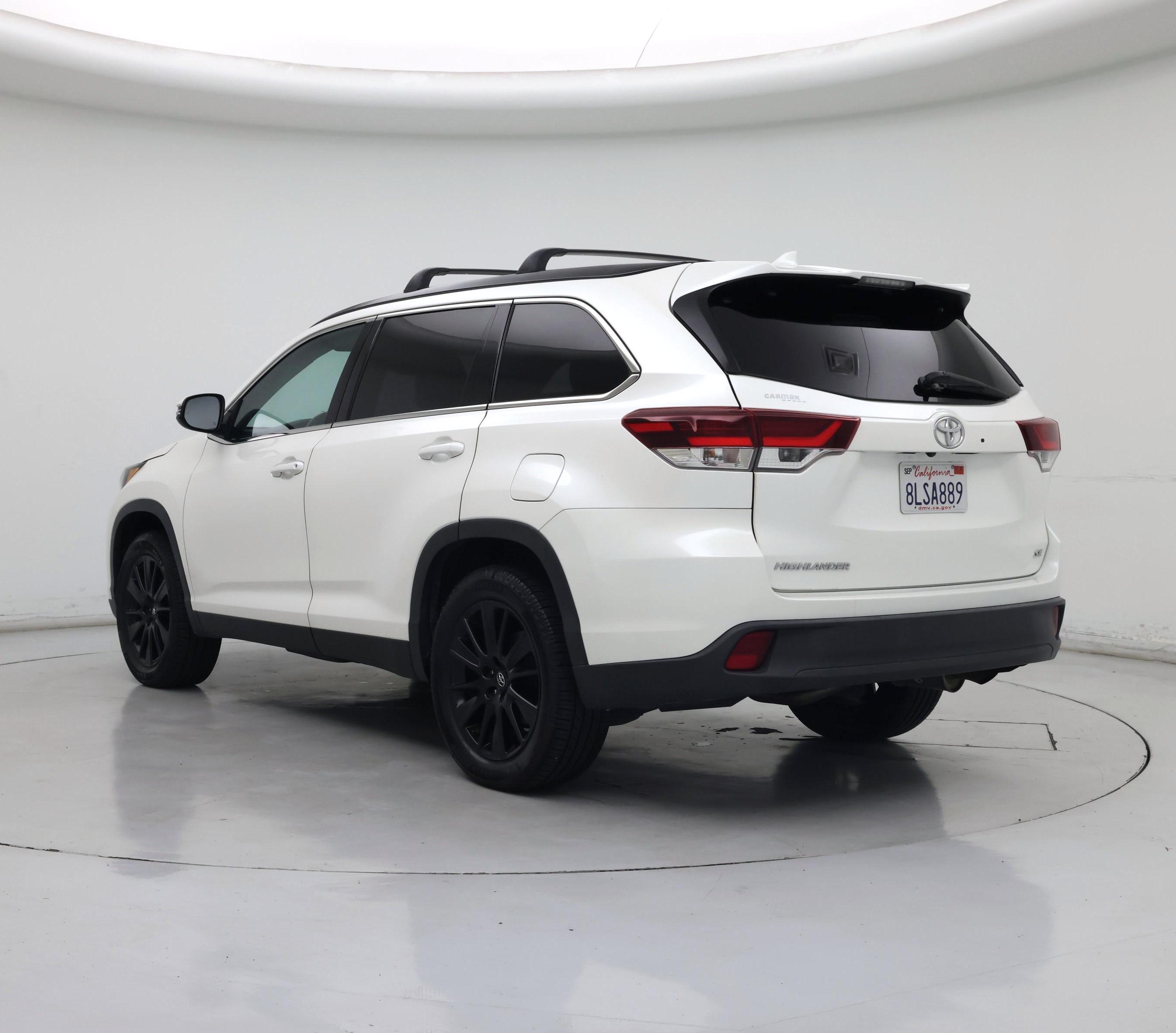 Thumbnail: 2019 Toyota Highlander - 2
