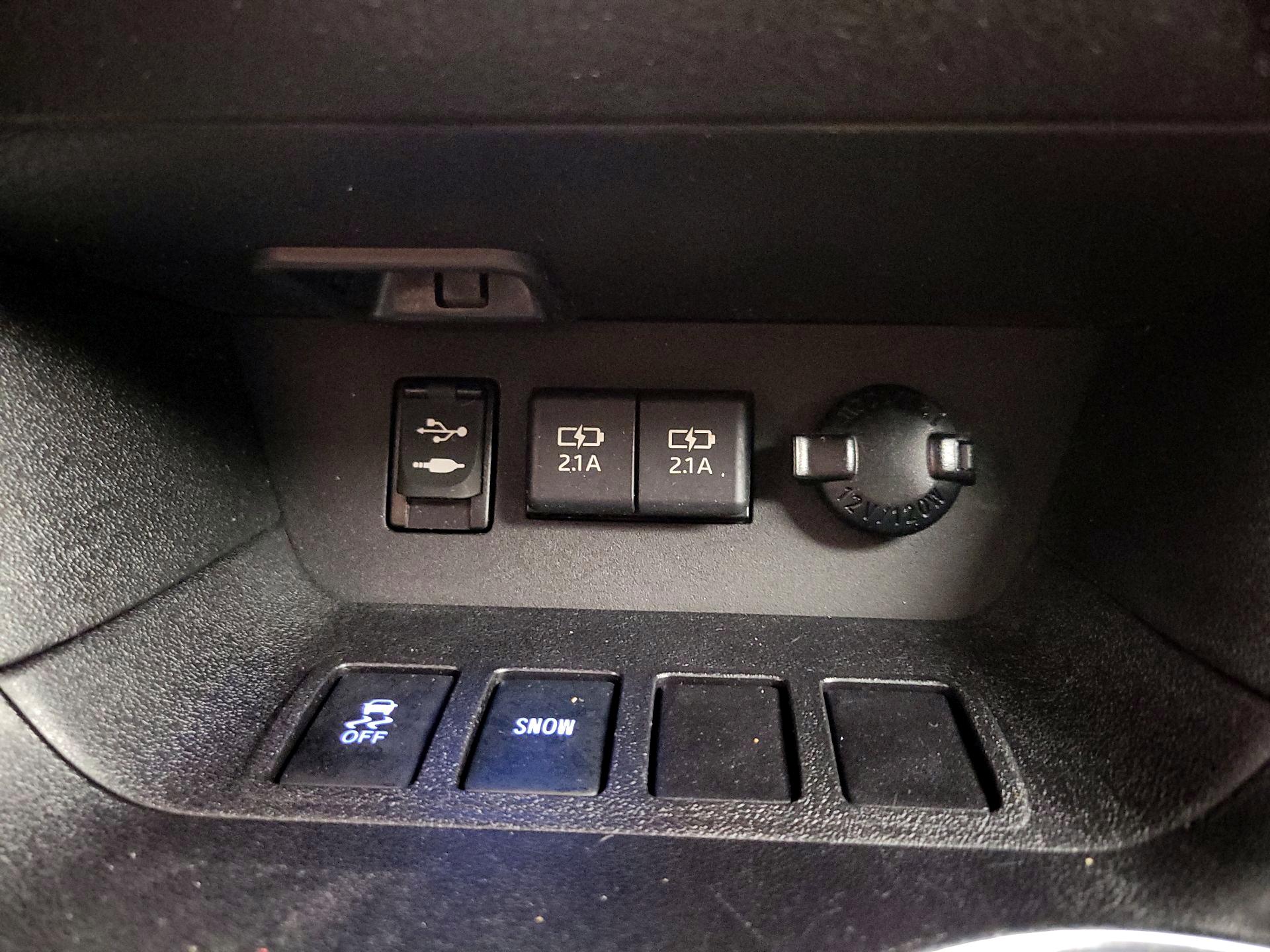 Thumbnail: 2019 Toyota Highlander - 19