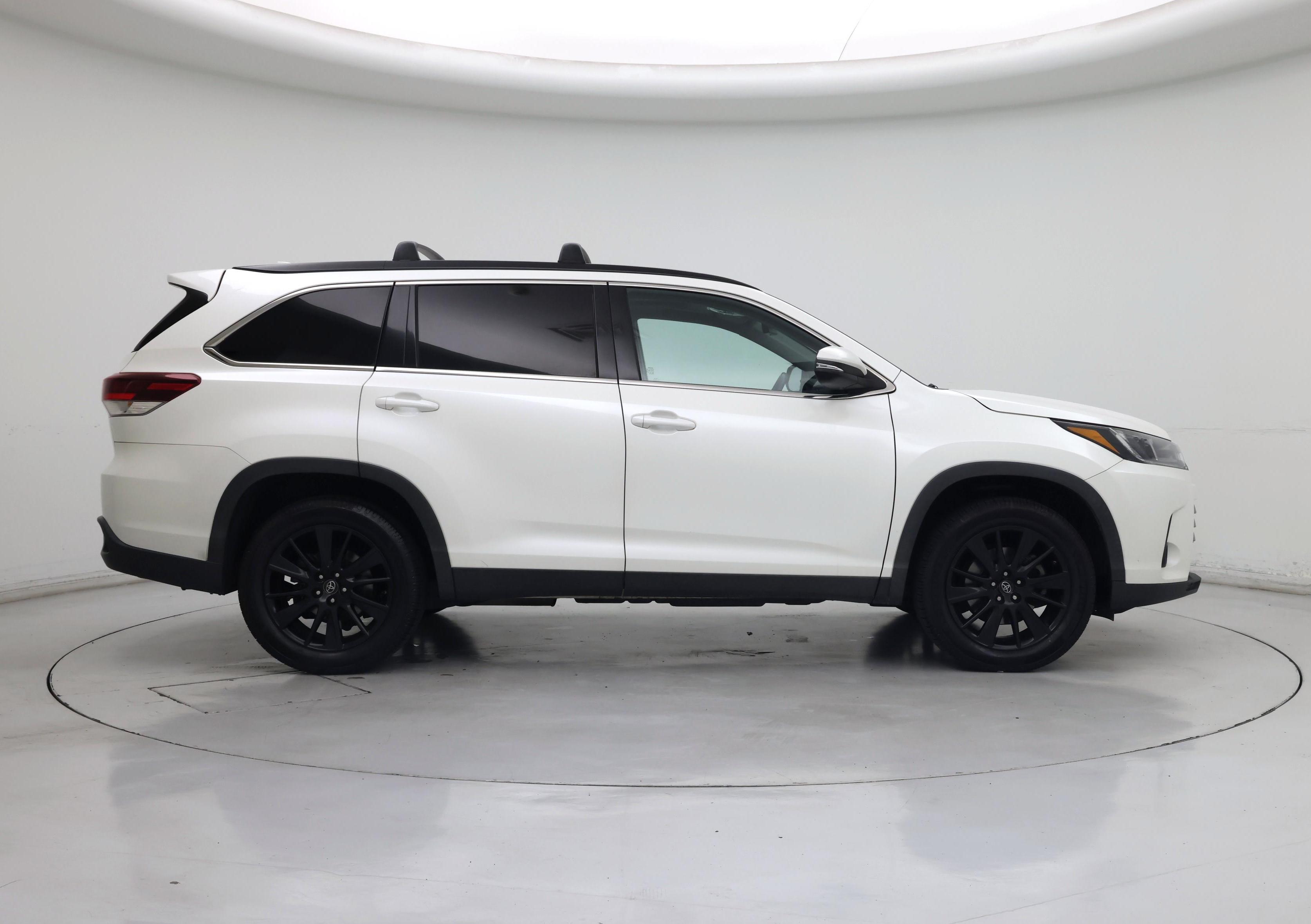 Thumbnail: 2019 Toyota Highlander - 7