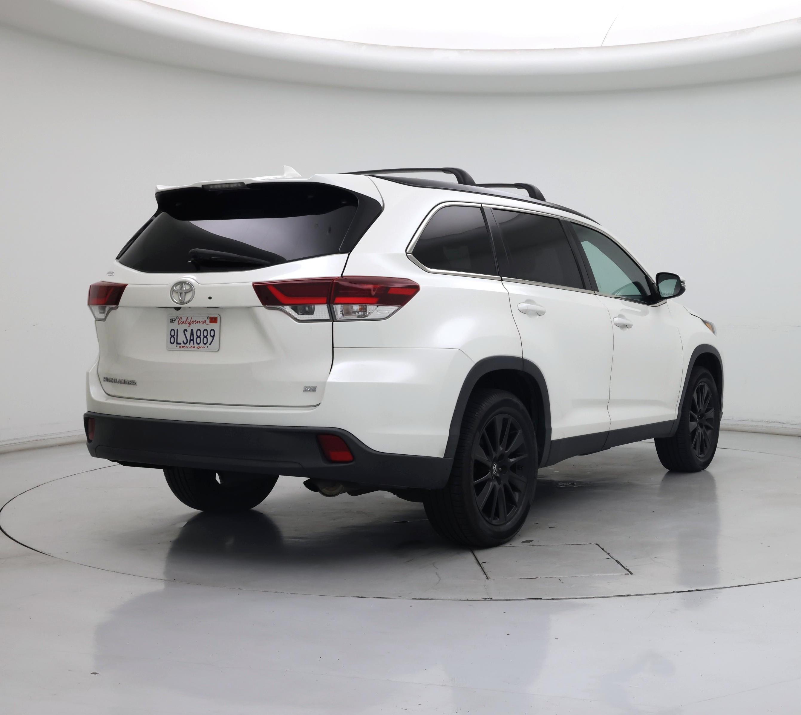 Thumbnail: 2019 Toyota Highlander - 8