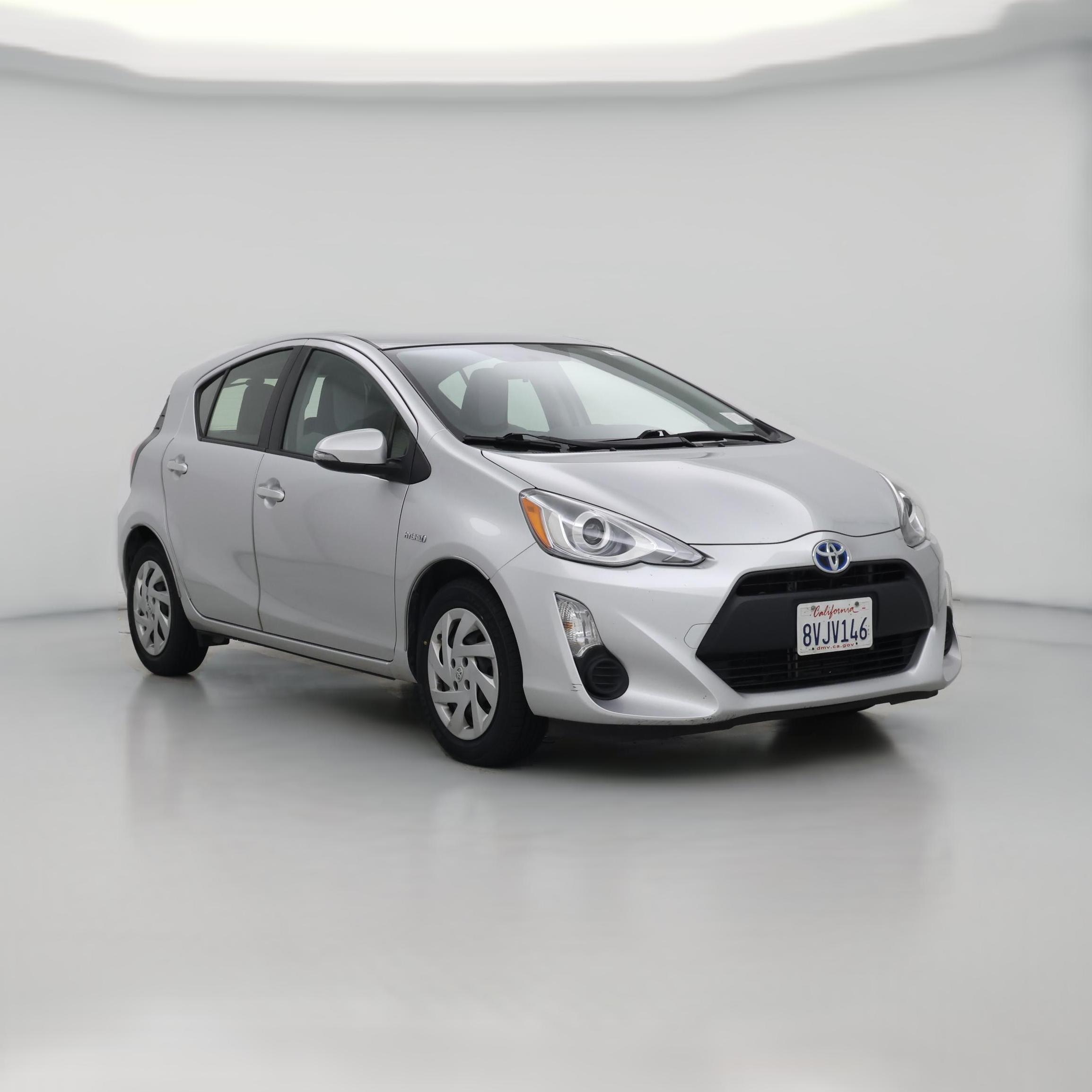 Thumbnail: 2015 Toyota Prius c - 1