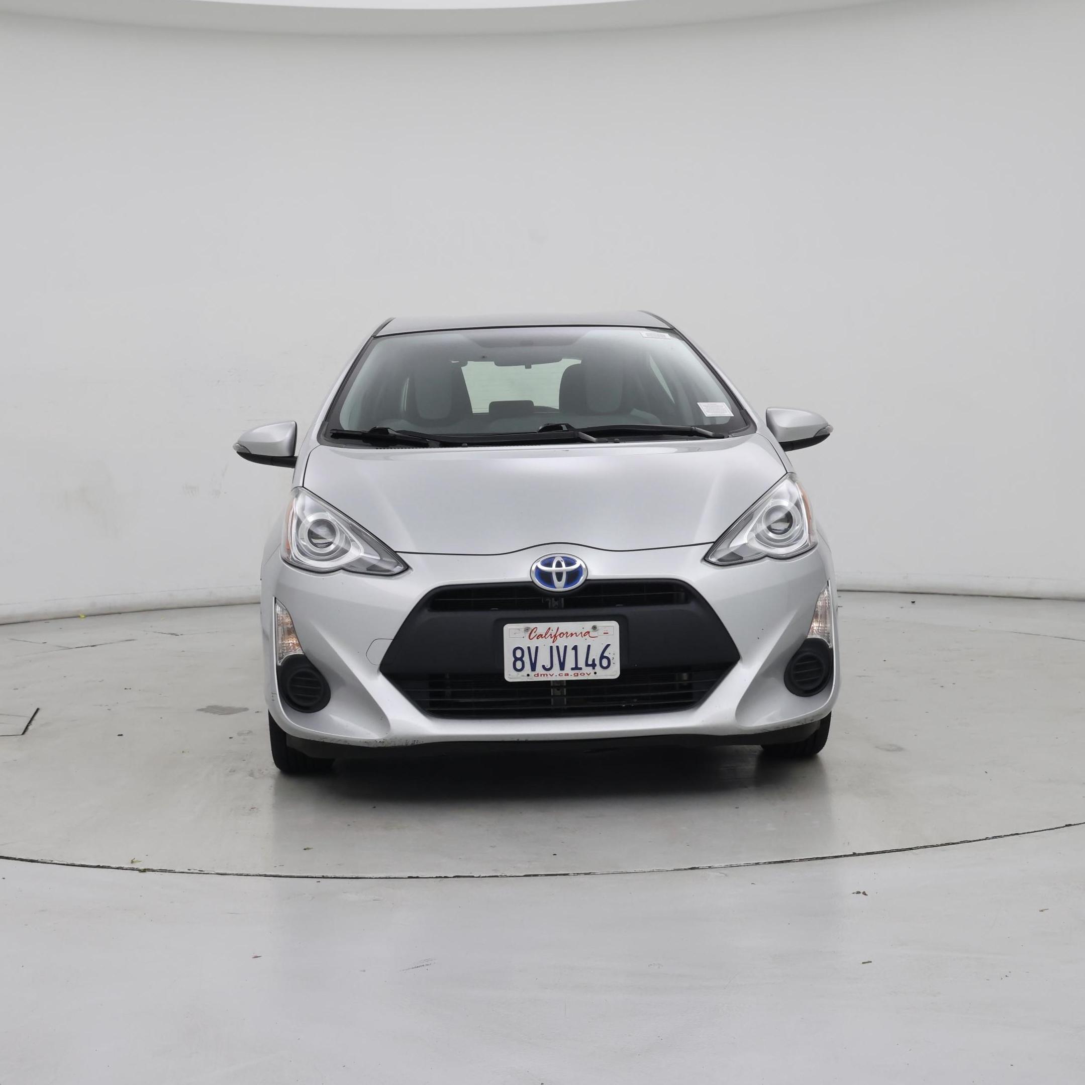 Thumbnail: 2015 Toyota Prius c - 5