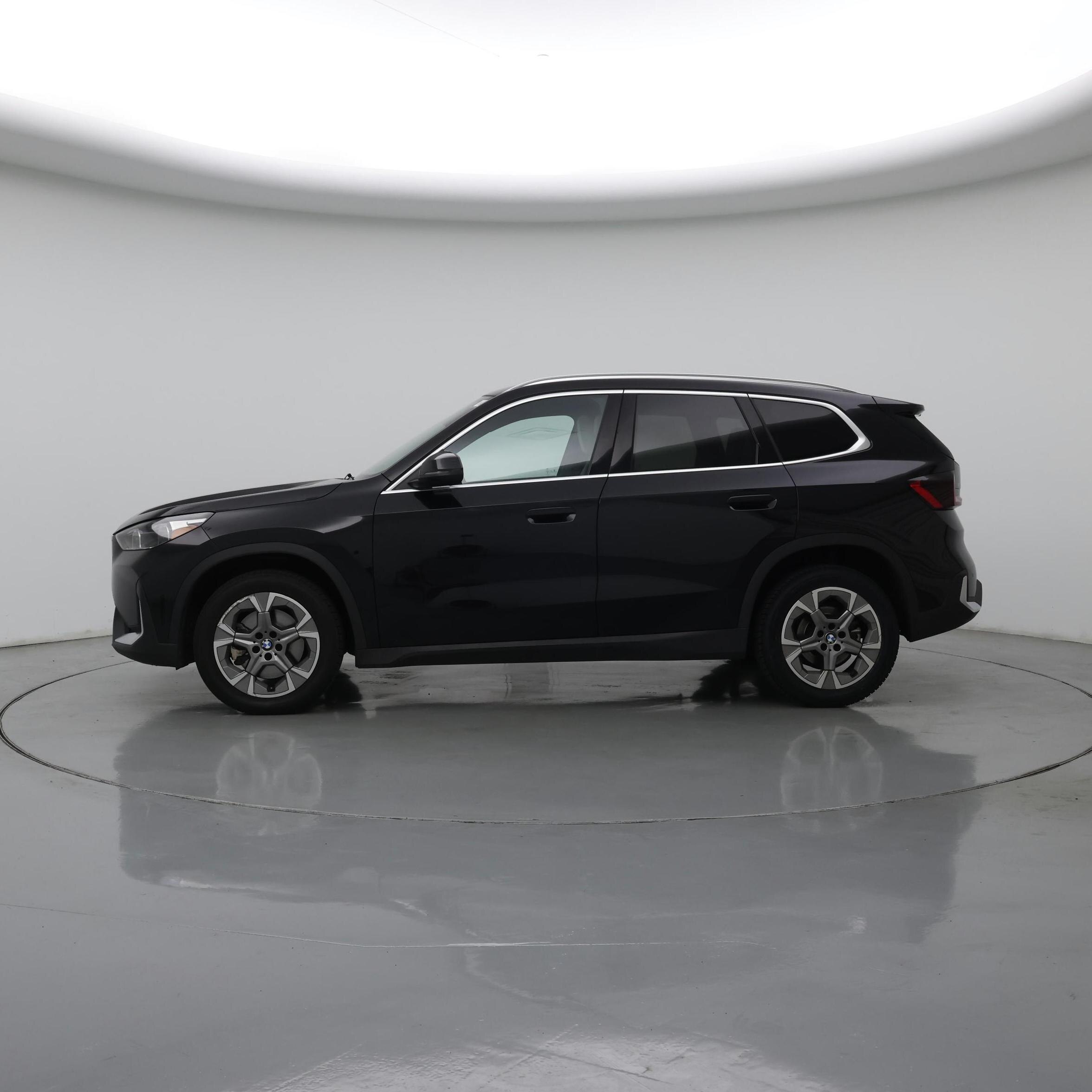 Thumbnail: 2023 BMW X1 - 3