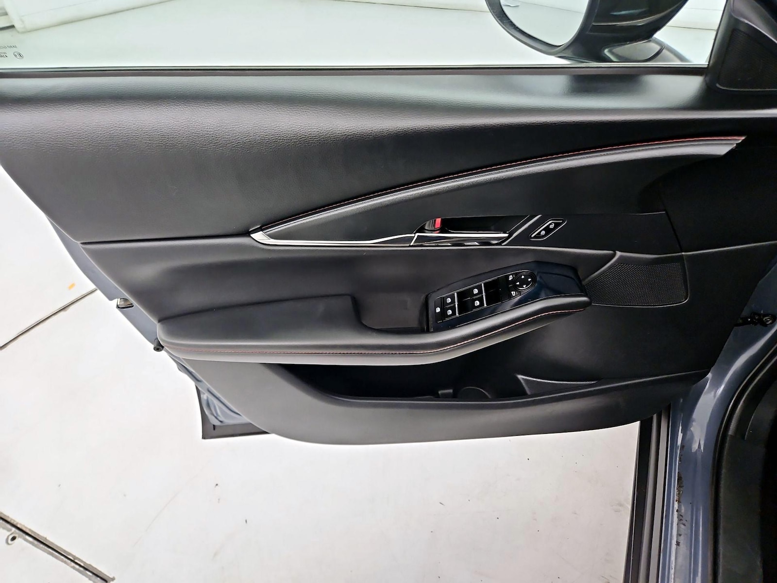 2023 Mazda CX-30 Carbon Edition - Photo 13
