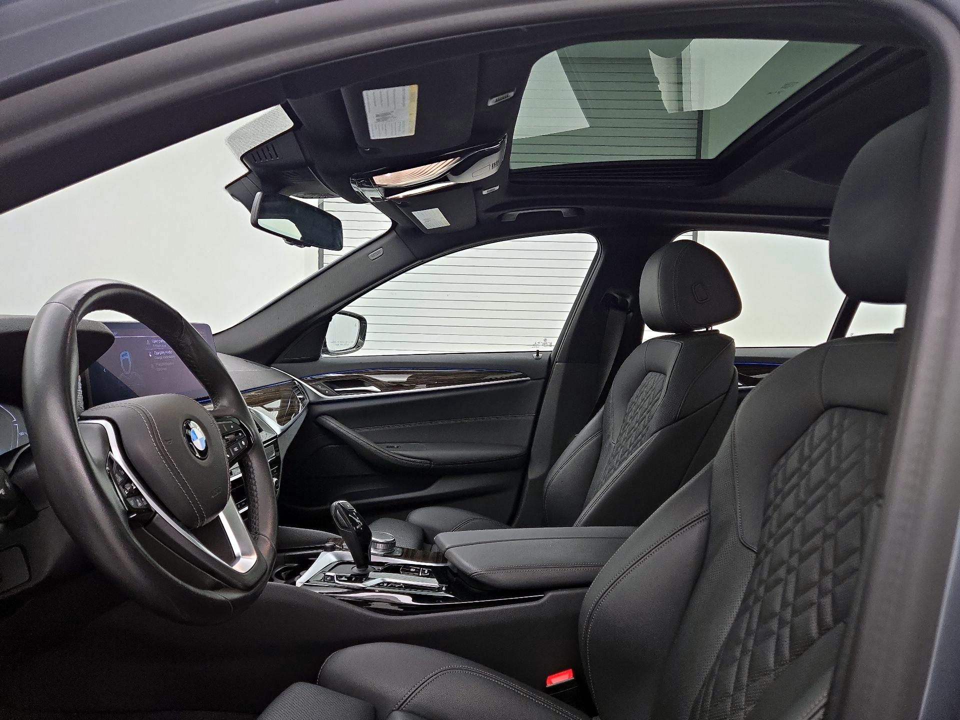 Thumbnail: 2021 BMW 5 Series - 18