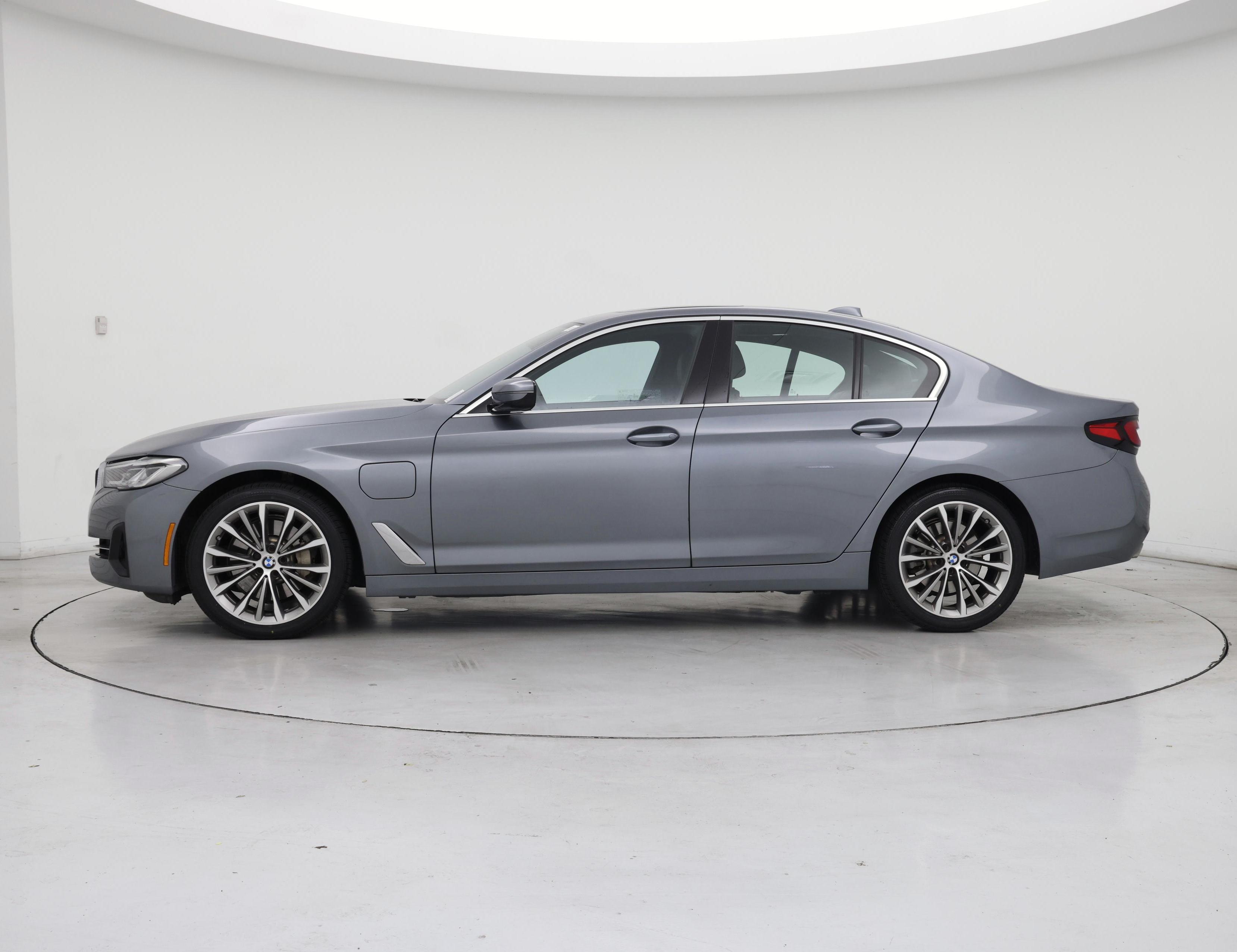 Thumbnail: 2021 BMW 5 Series - 3
