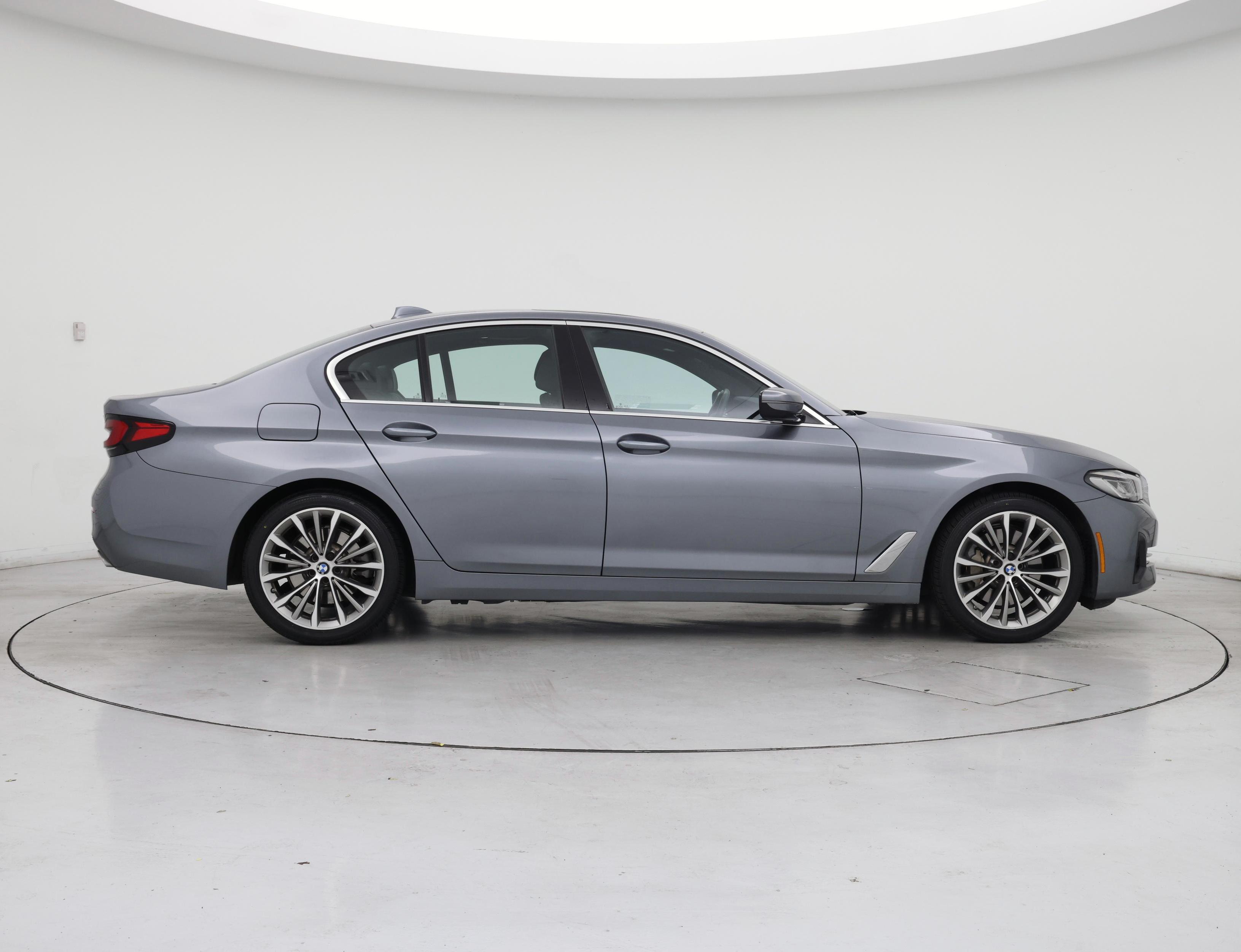 Thumbnail: 2021 BMW 5 Series - 7