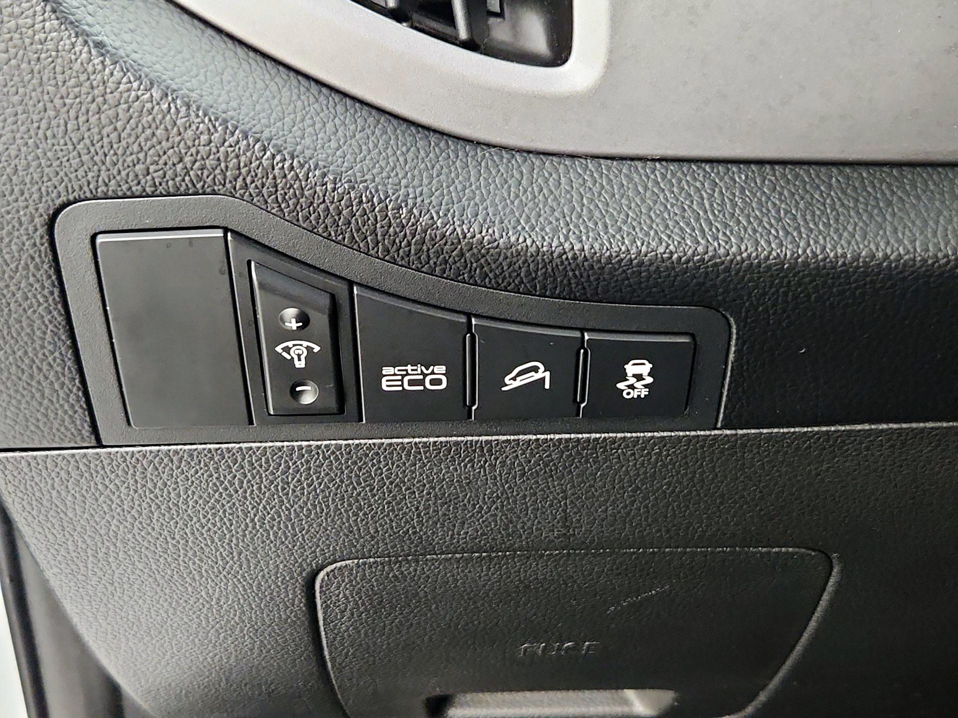 Thumbnail: 2016 Kia Sportage - 13