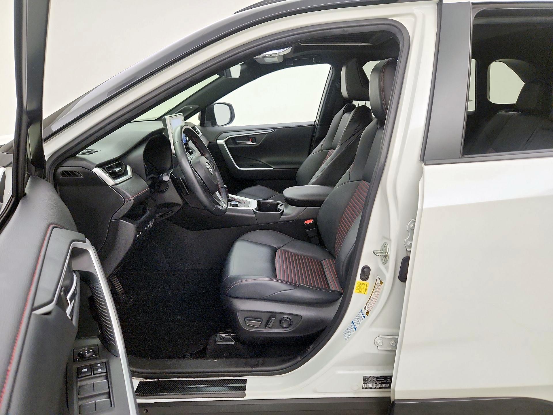 Thumbnail: 2022 Toyota RAV4 - 11