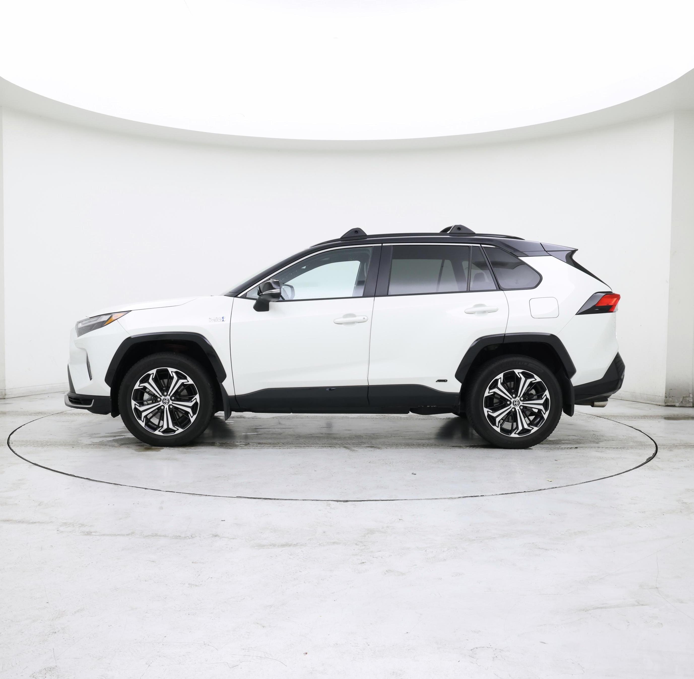Thumbnail: 2022 Toyota RAV4 - 3
