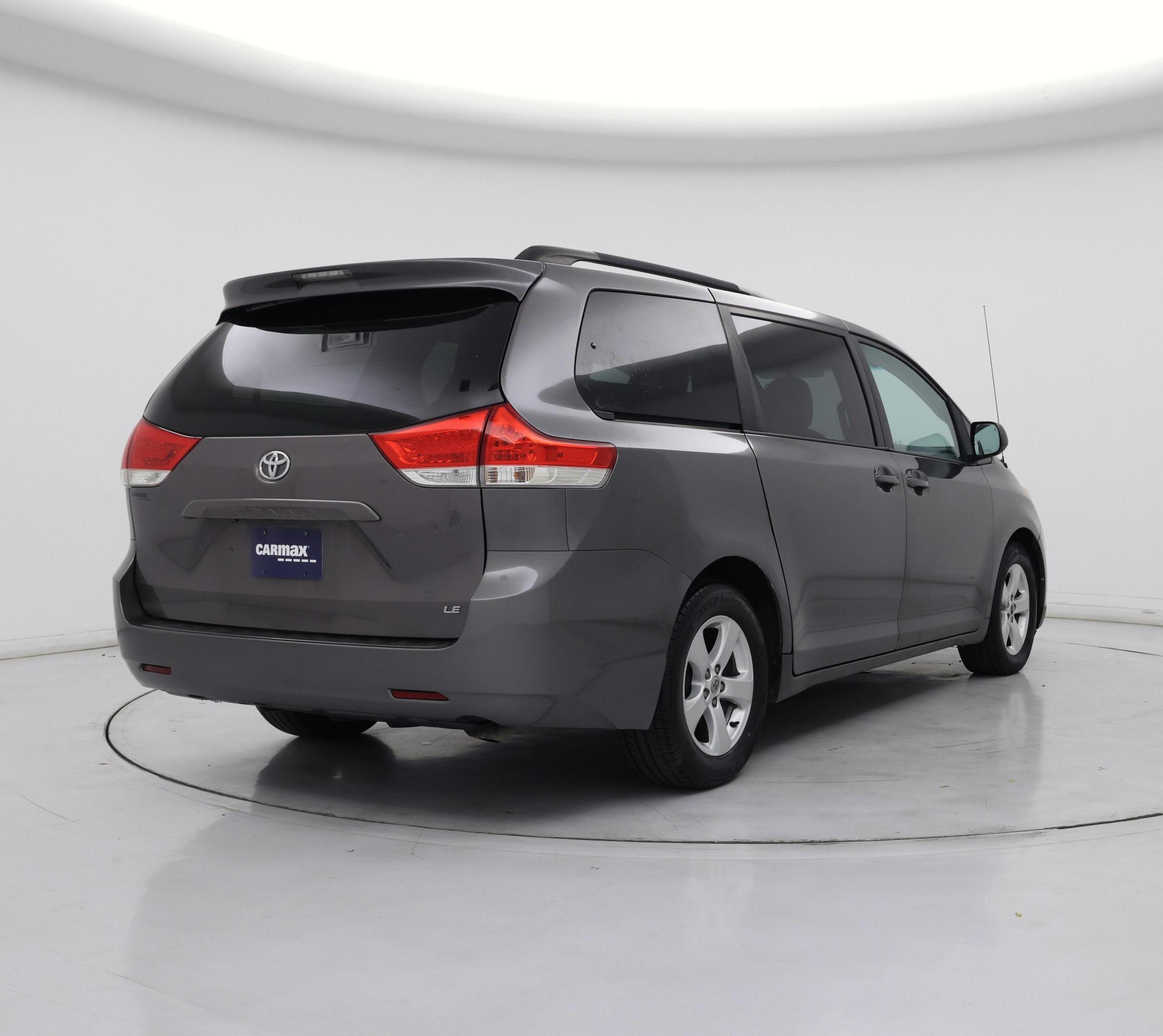 Thumbnail: 2014 Toyota Sienna - 8