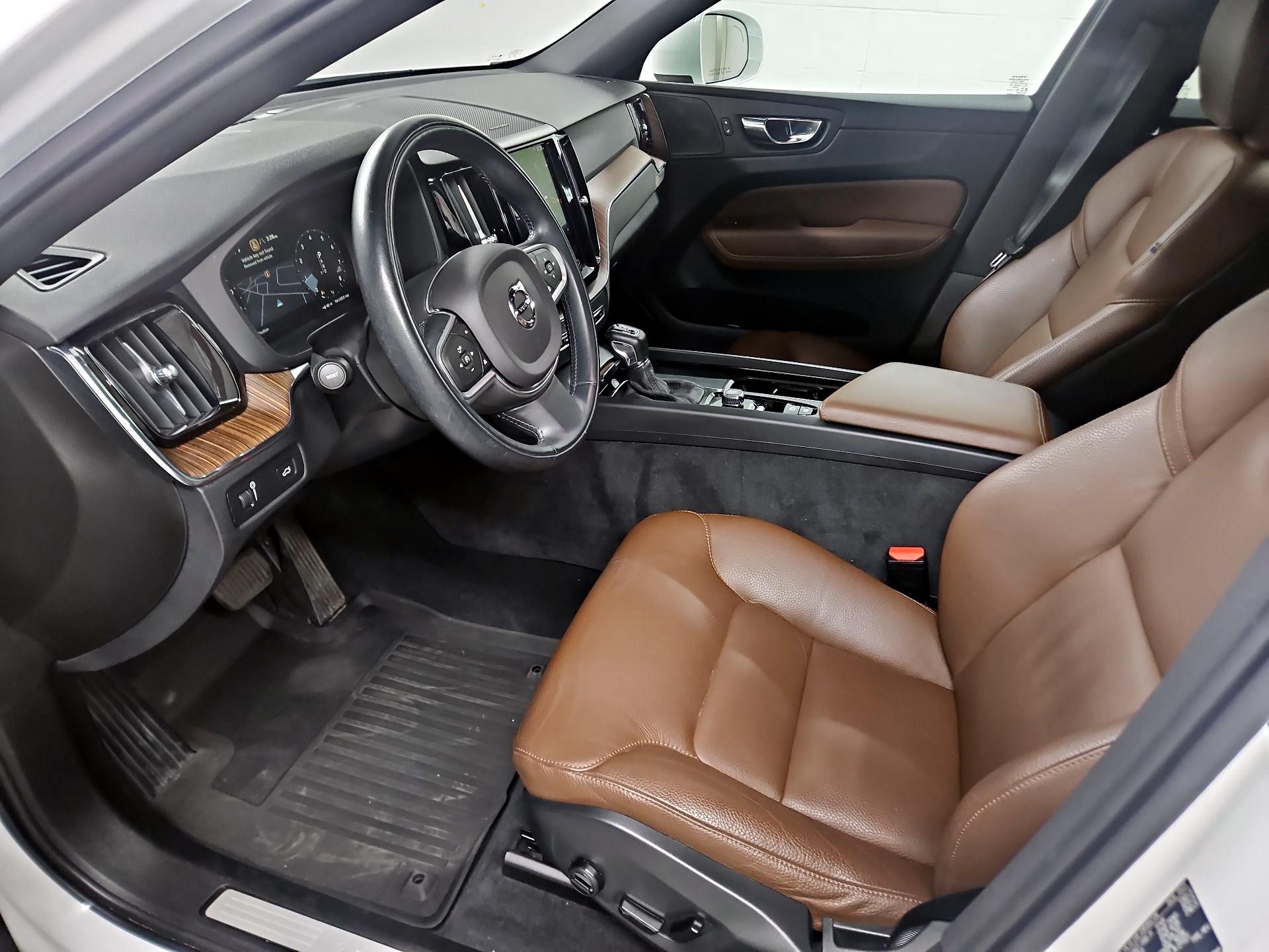 Thumbnail: 2021 Volvo XC60 - 11