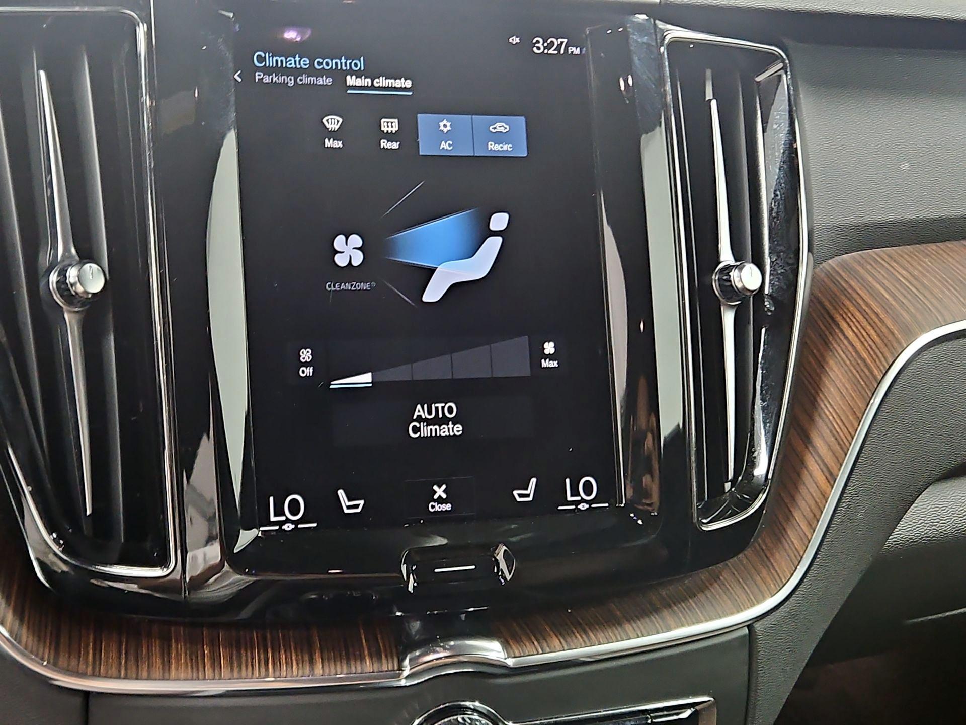 Thumbnail: 2021 Volvo XC60 - 17