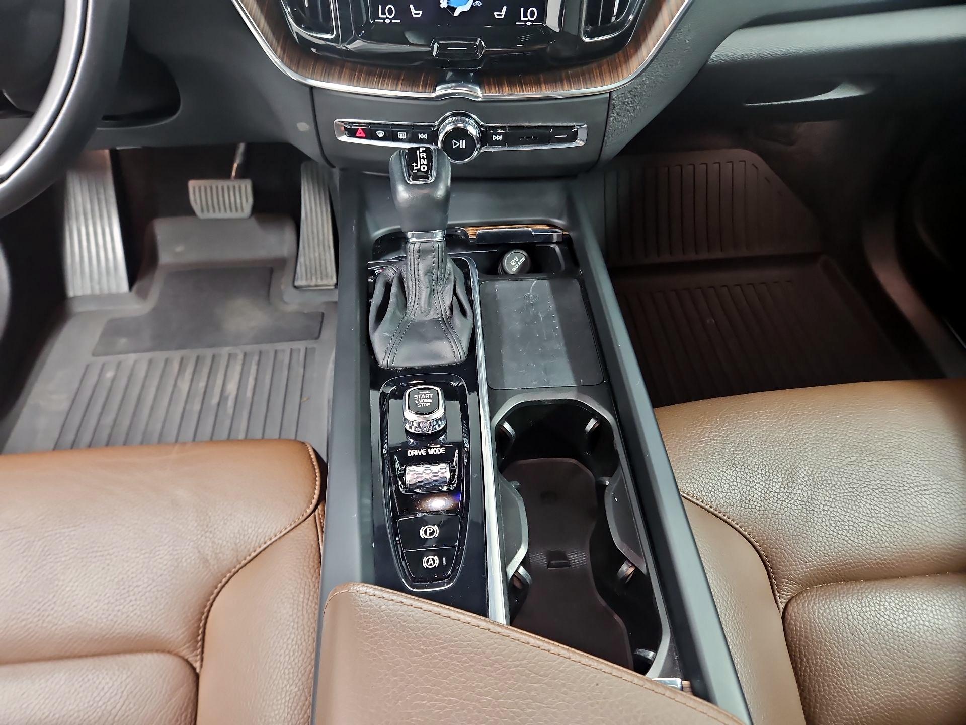 Thumbnail: 2021 Volvo XC60 - 18