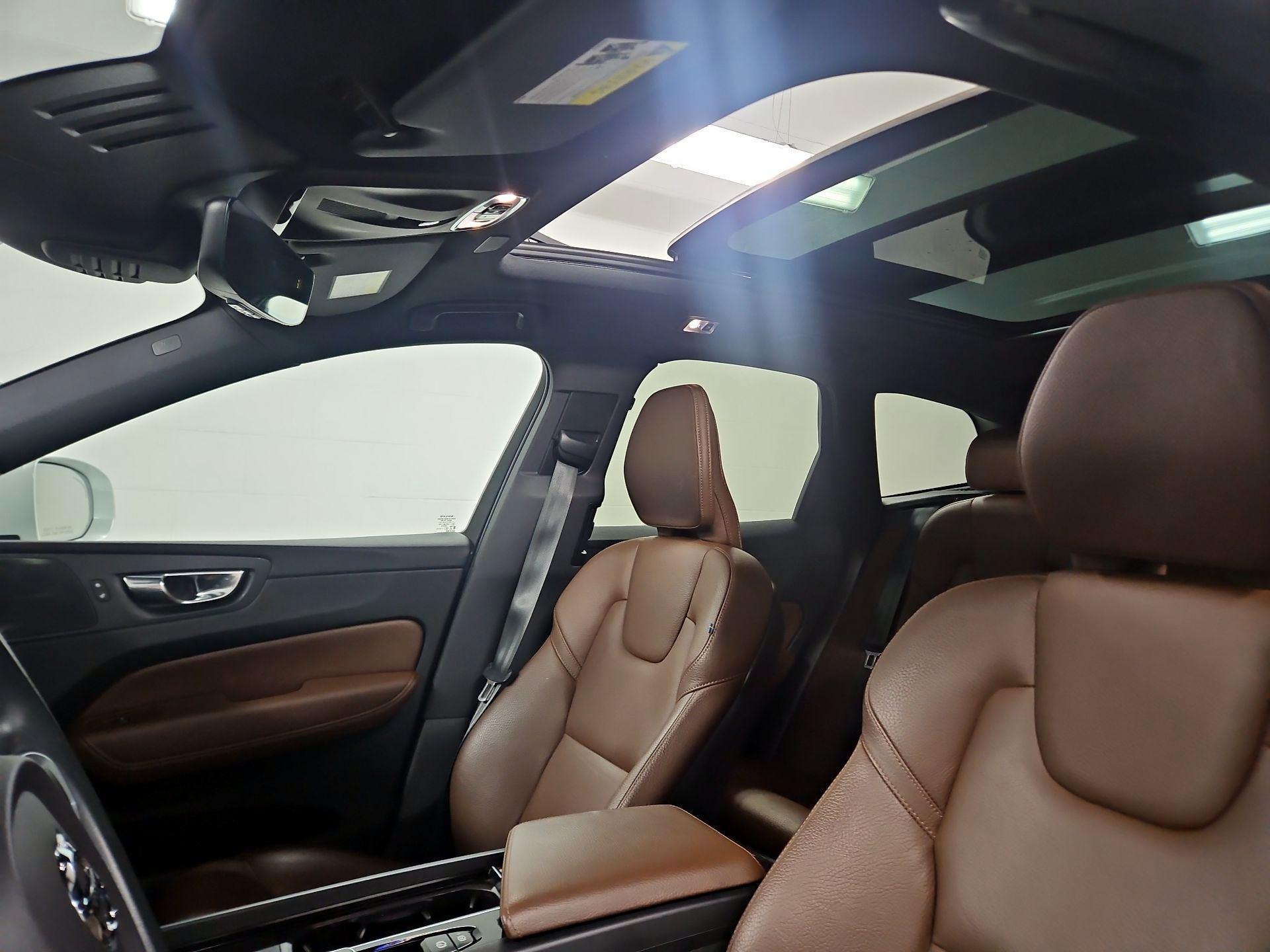 Thumbnail: 2021 Volvo XC60 - 20