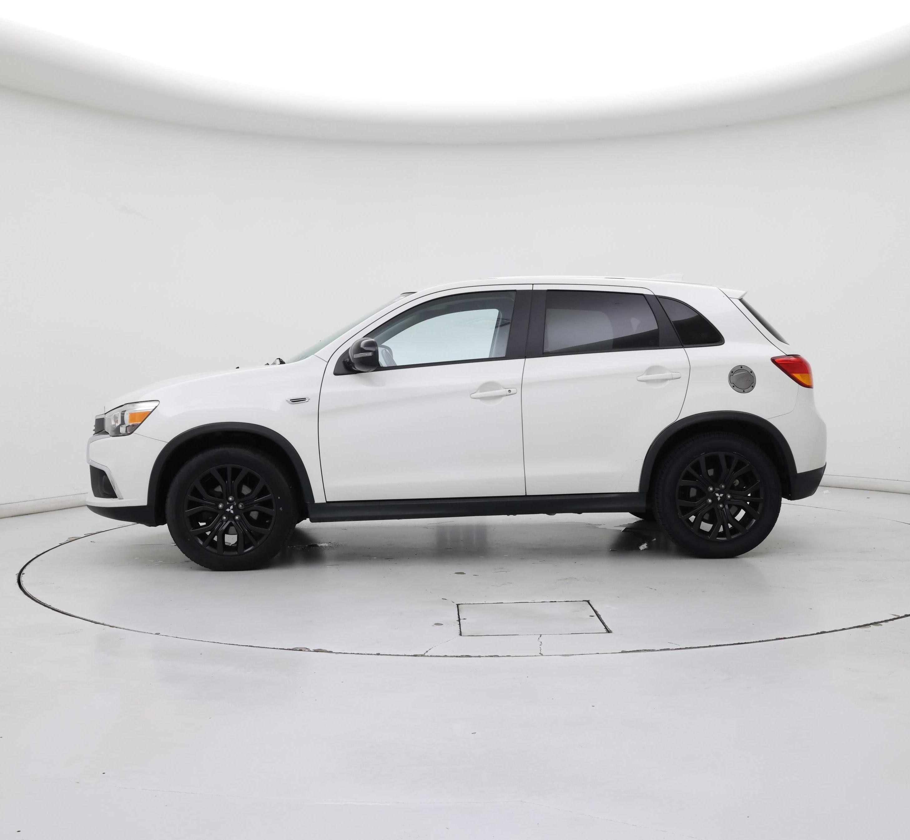 Thumbnail: 2017 Mitsubishi Outlander Sport - 3