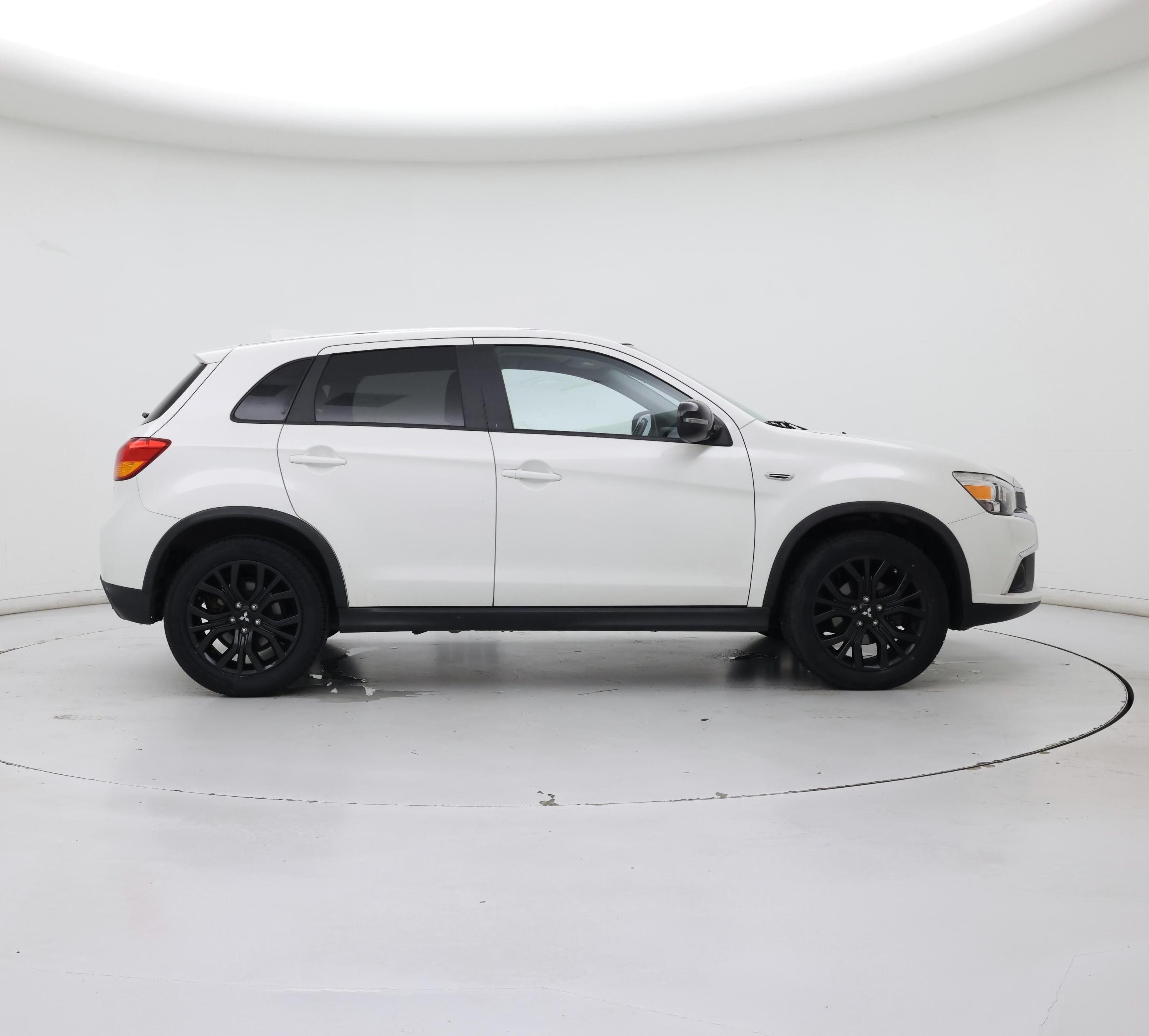 Thumbnail: 2017 Mitsubishi Outlander Sport - 7