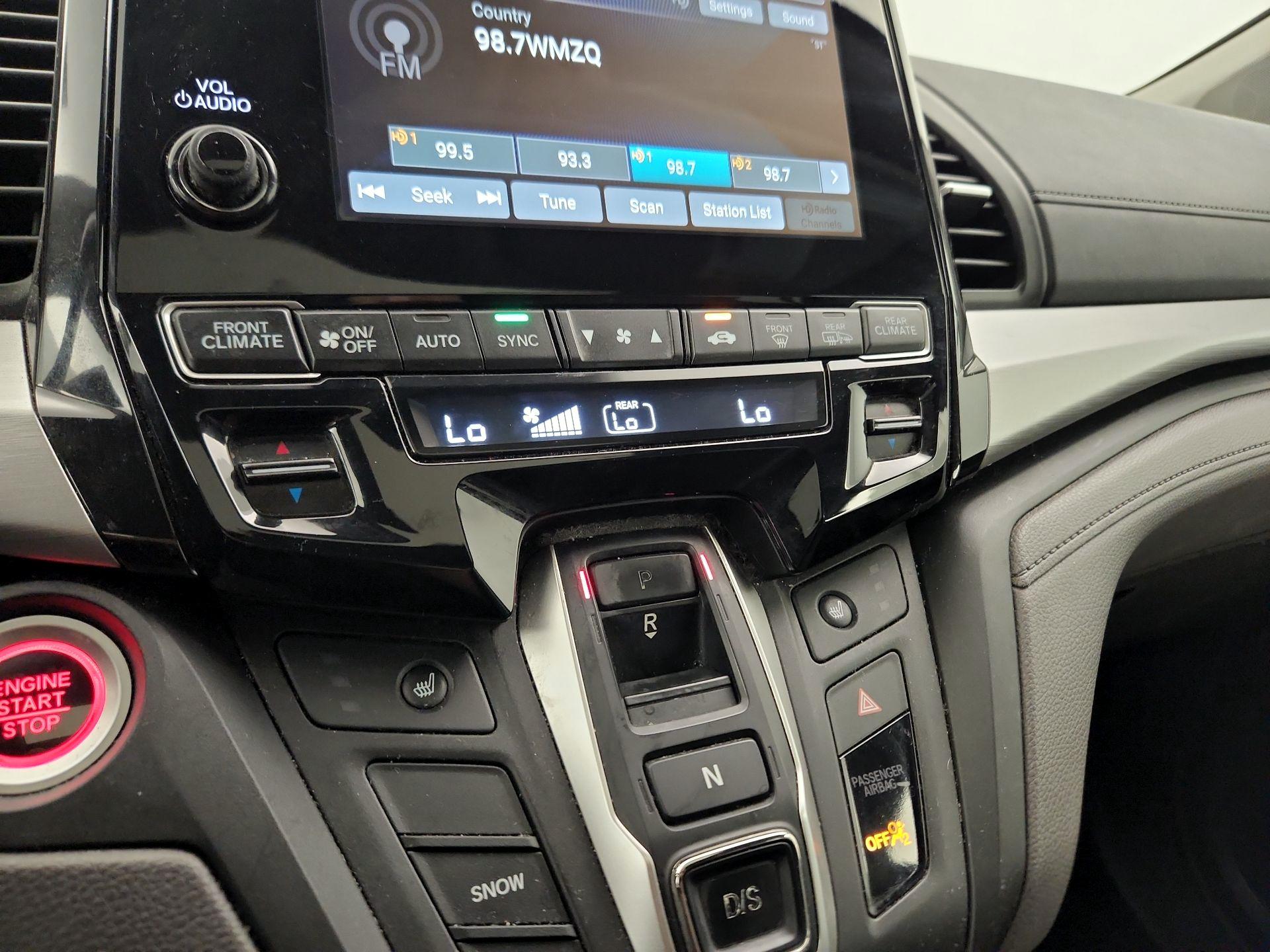 Thumbnail: 2019 Honda Odyssey - 16