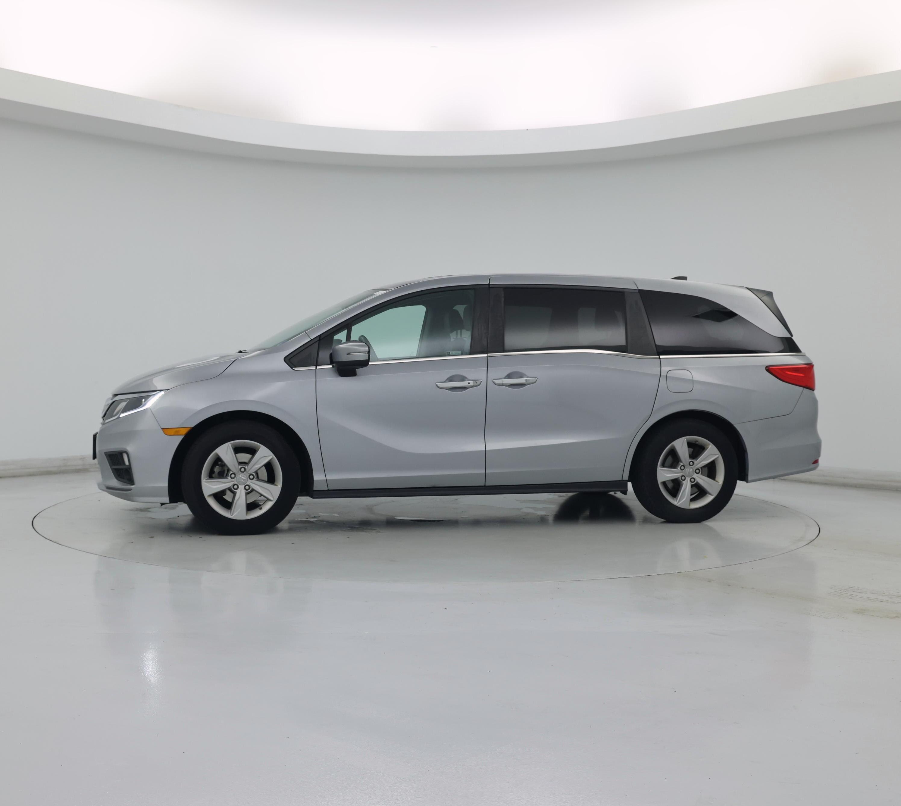 Thumbnail: 2019 Honda Odyssey - 3