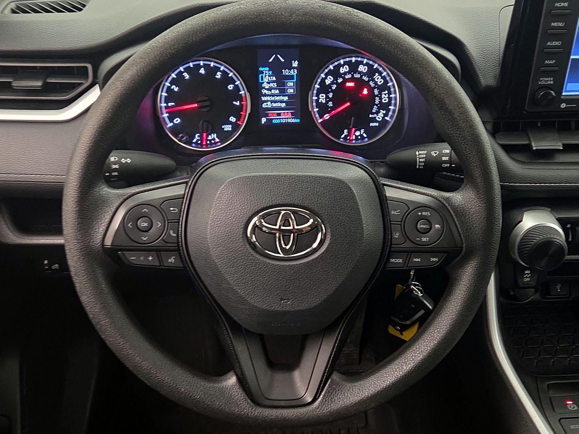 Thumbnail: 2021 Toyota RAV4 - 10