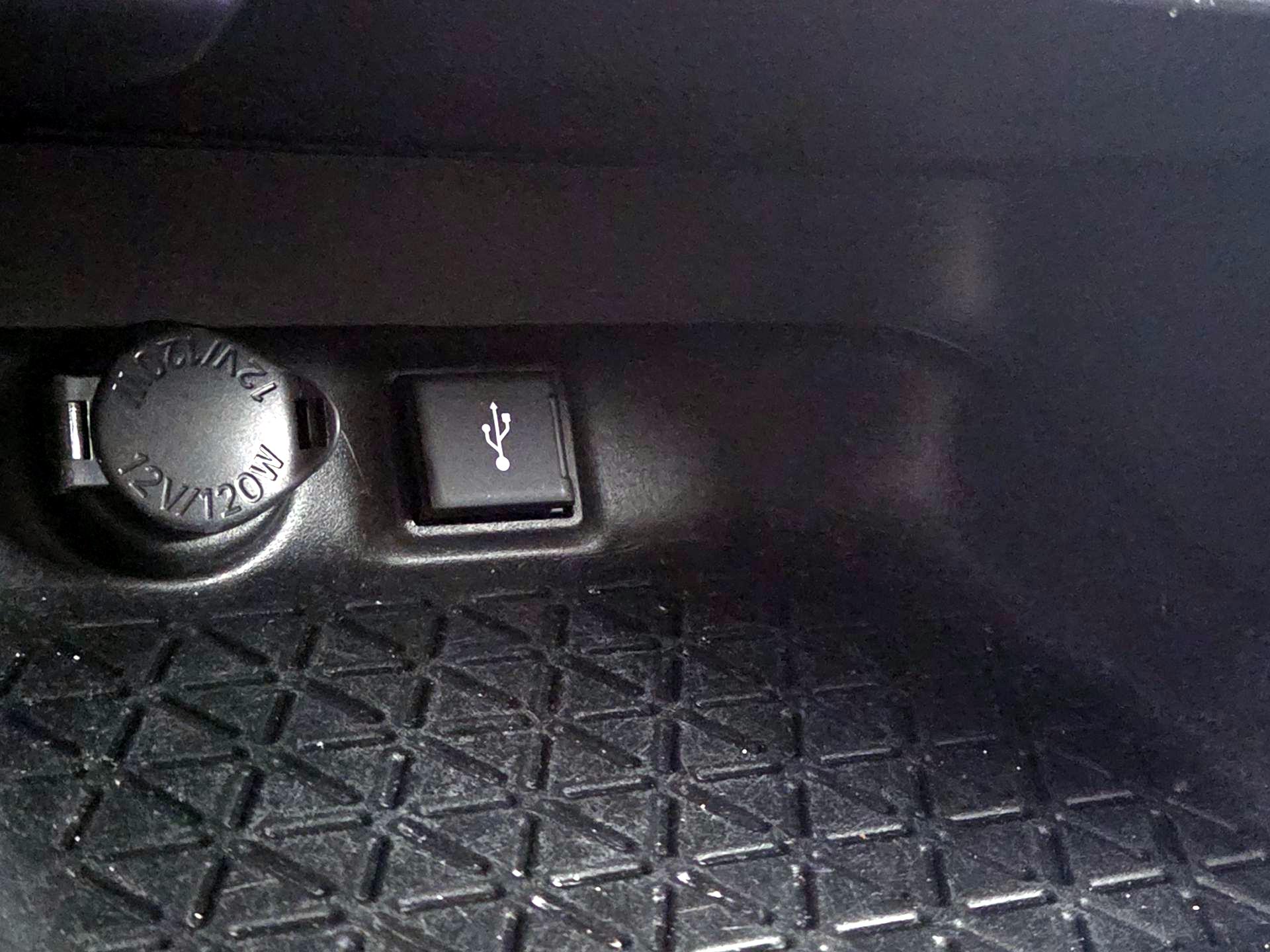Thumbnail: 2021 Toyota RAV4 - 18