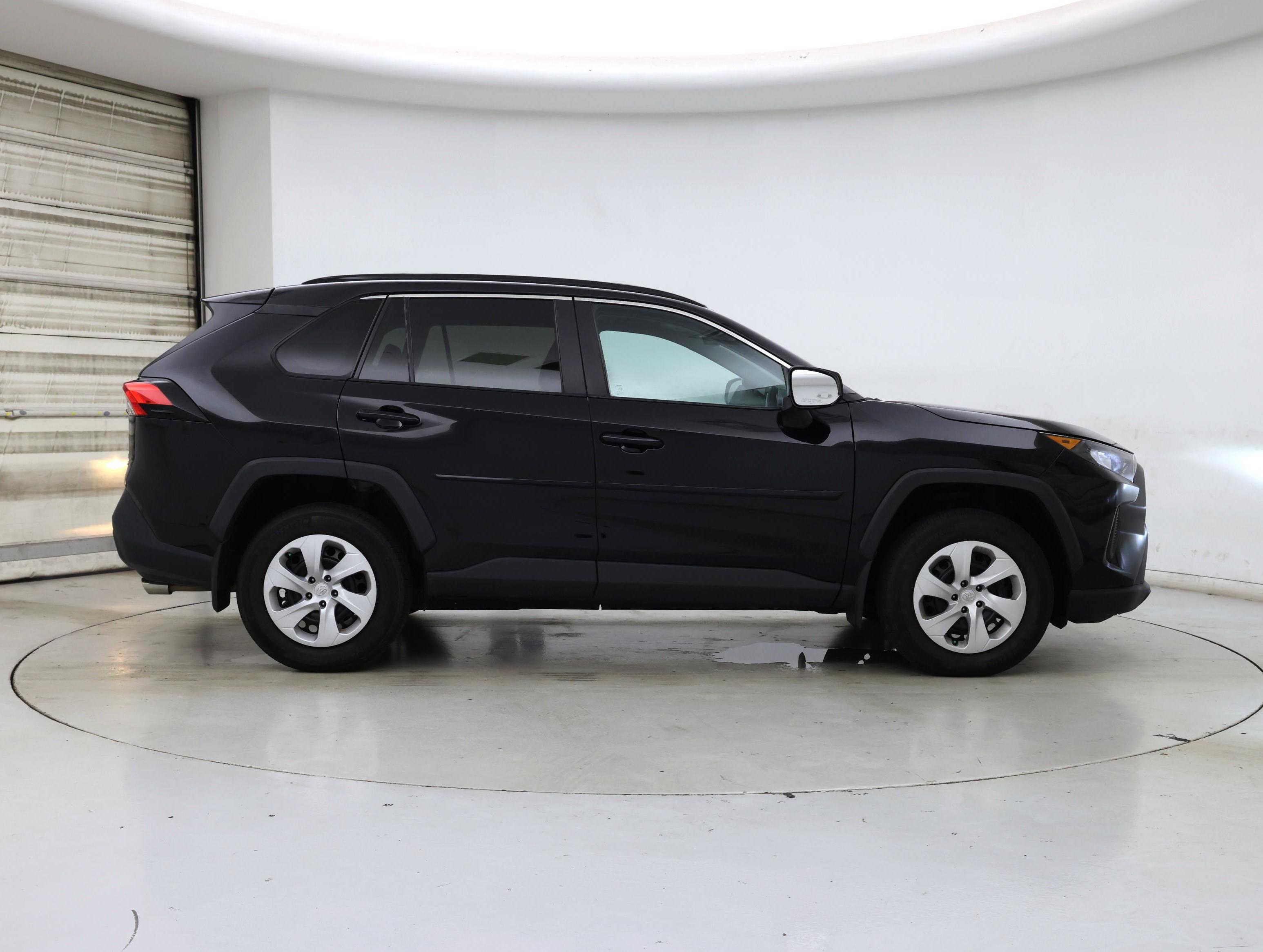 Thumbnail: 2021 Toyota RAV4 - 7