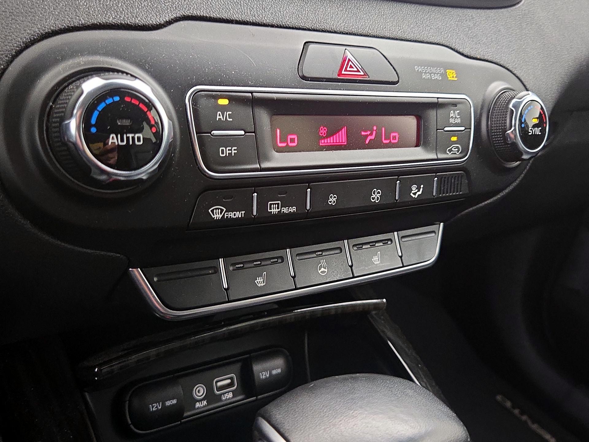 Thumbnail: 2019 Kia Sorento - 16