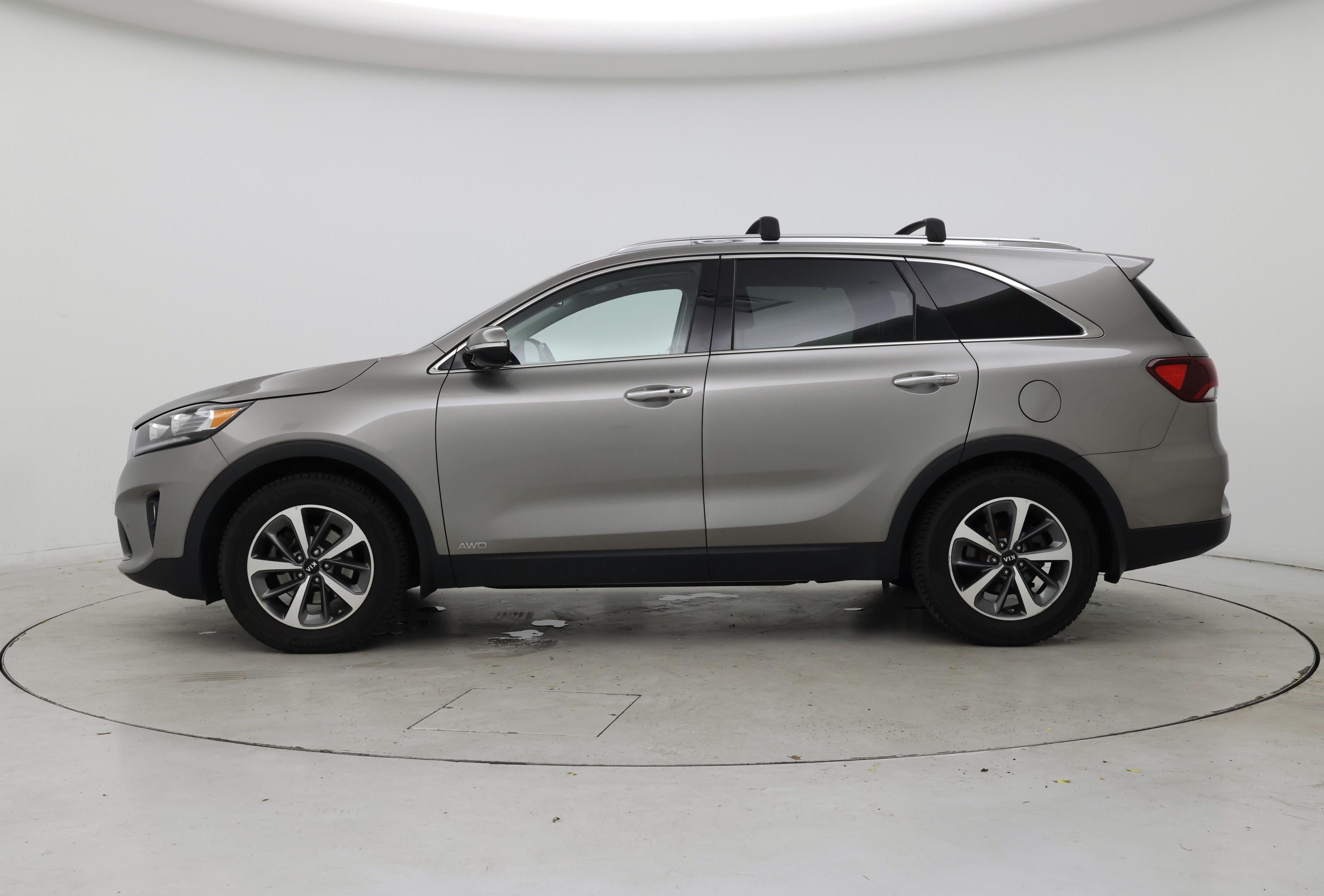 Thumbnail: 2019 Kia Sorento - 3
