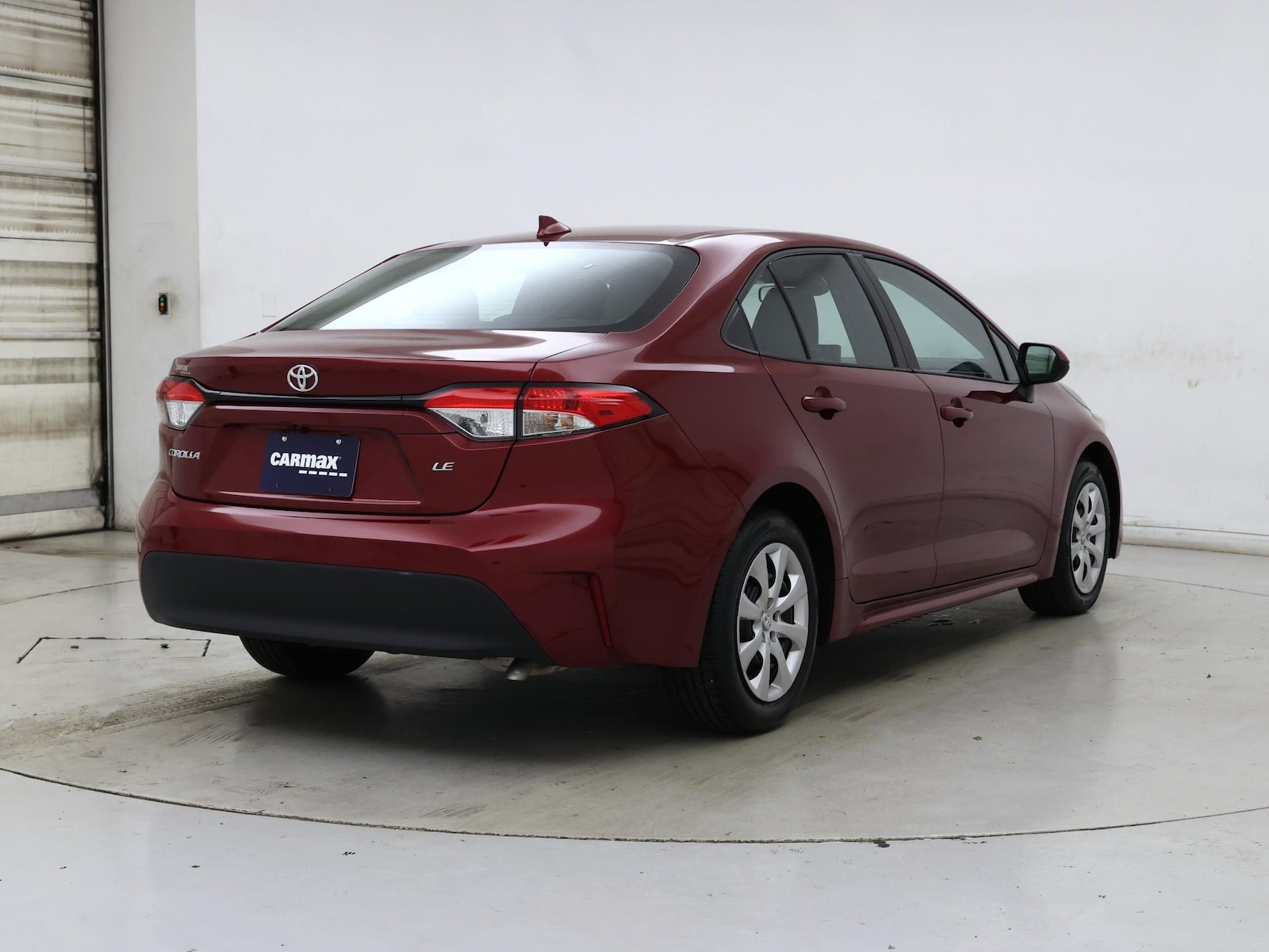 2025 Toyota Corolla LE - Photo 9