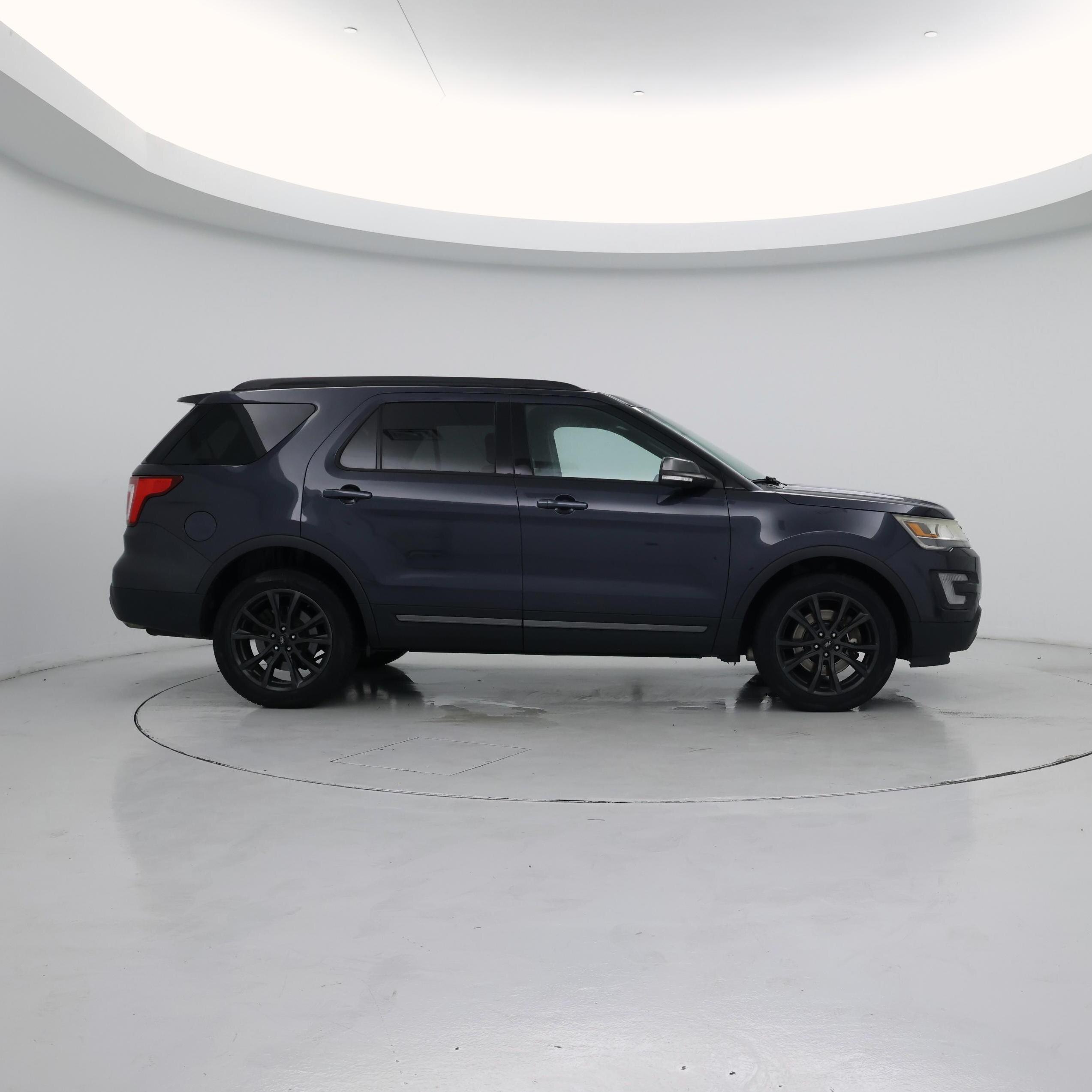 Thumbnail: 2017 Ford Explorer - 7