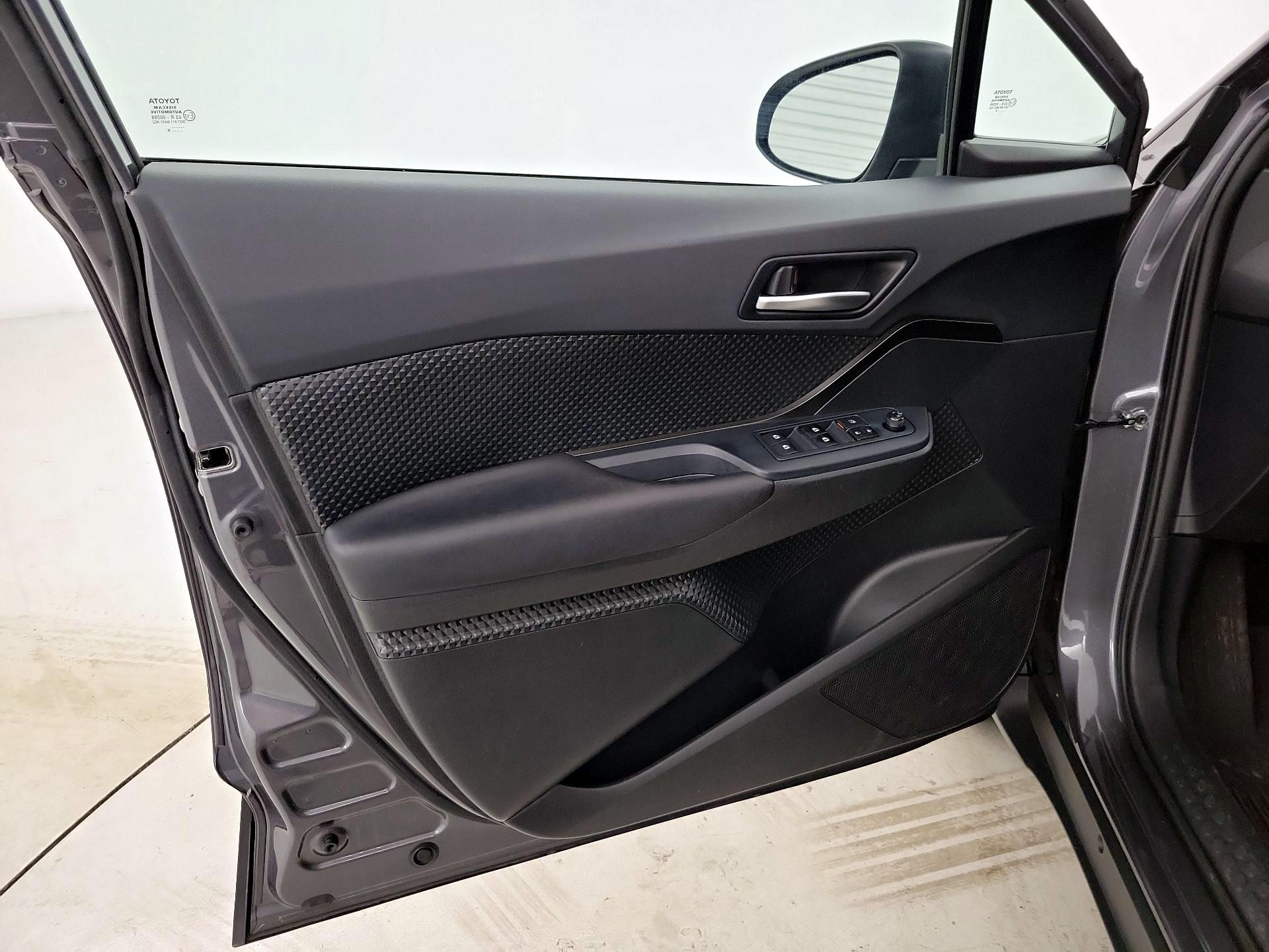 Thumbnail: 2019 Toyota C-HR - 12