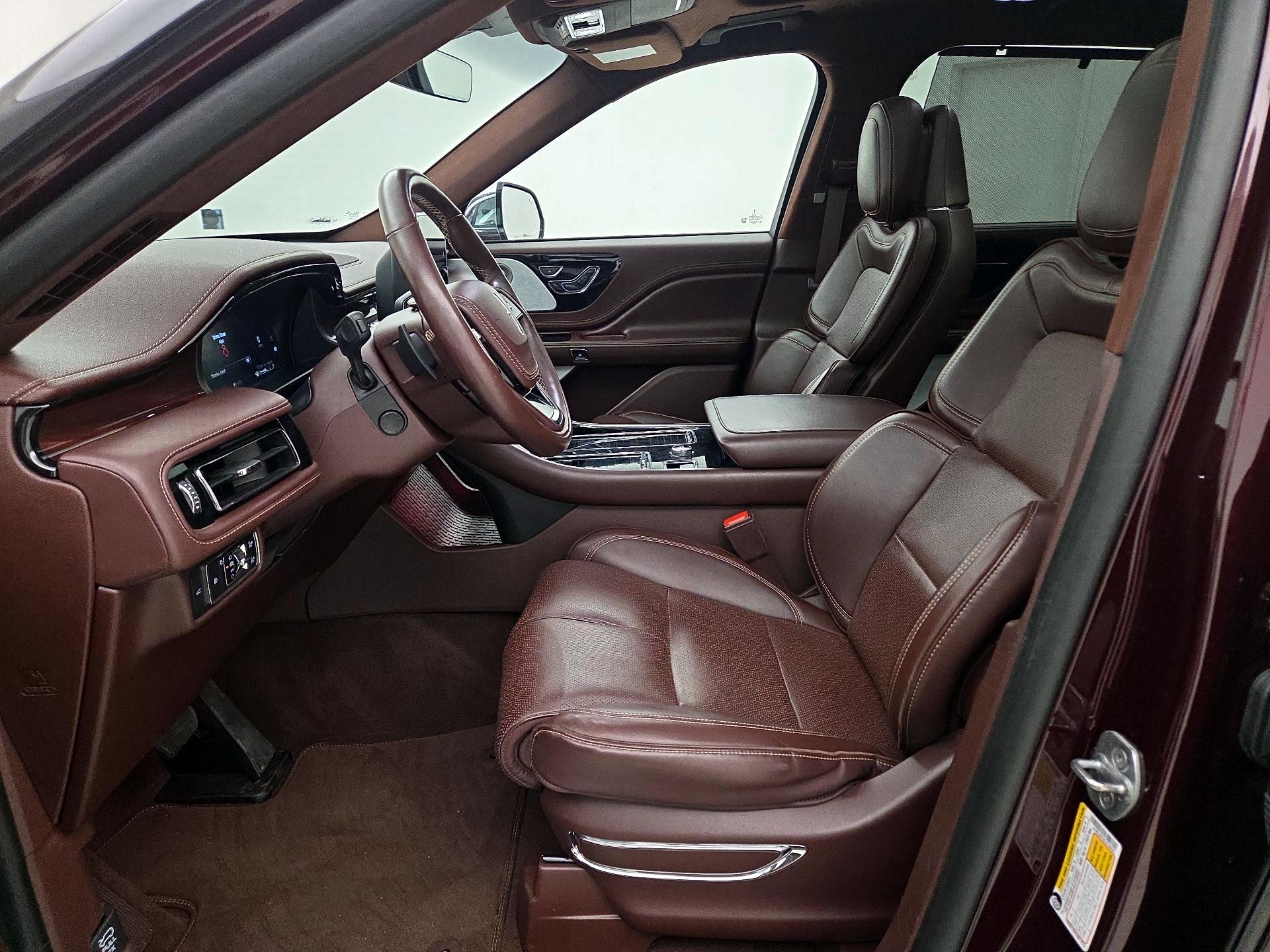 Thumbnail: 2020 Lincoln Aviator - 11