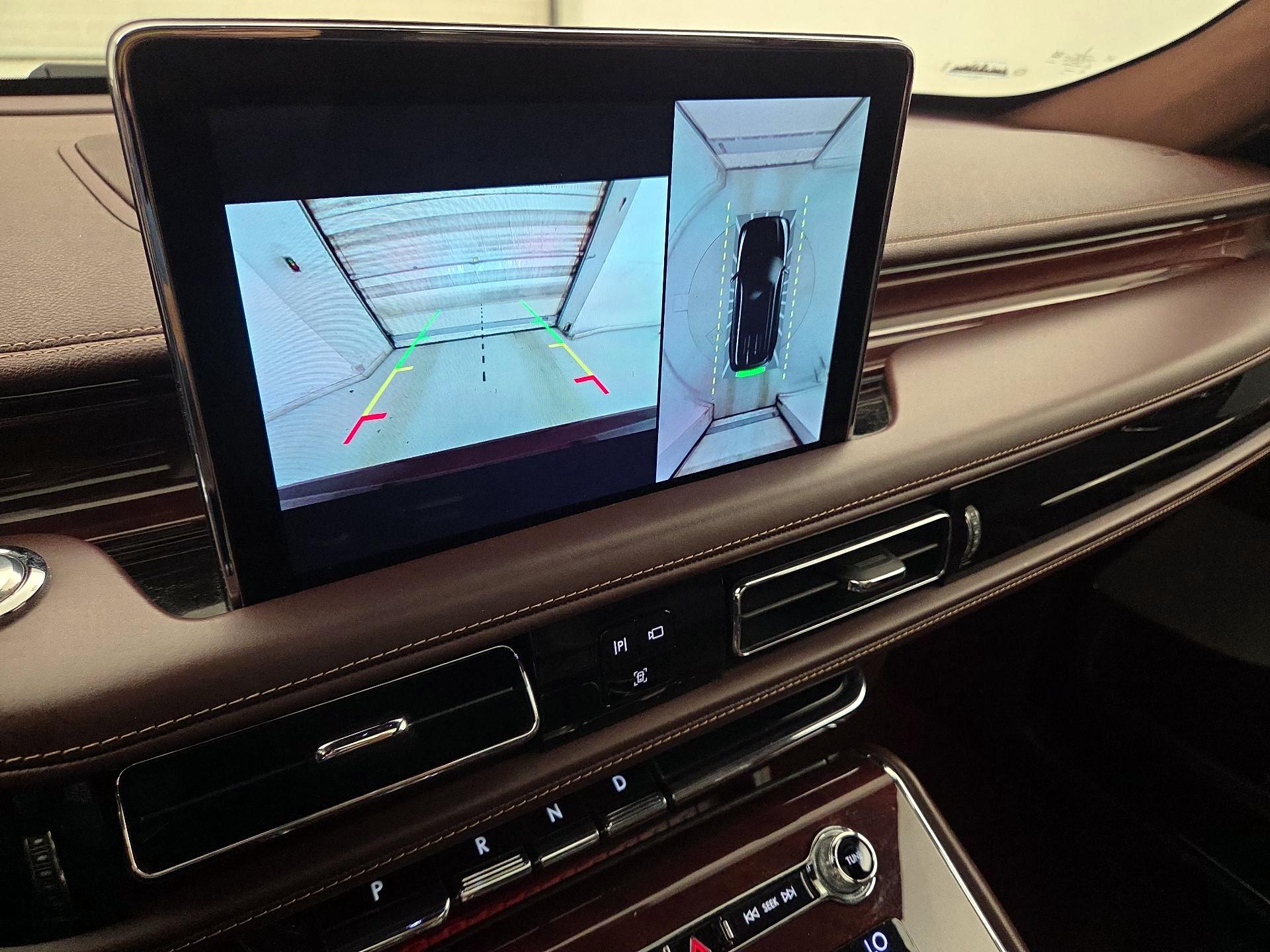 Thumbnail: 2020 Lincoln Aviator - 15