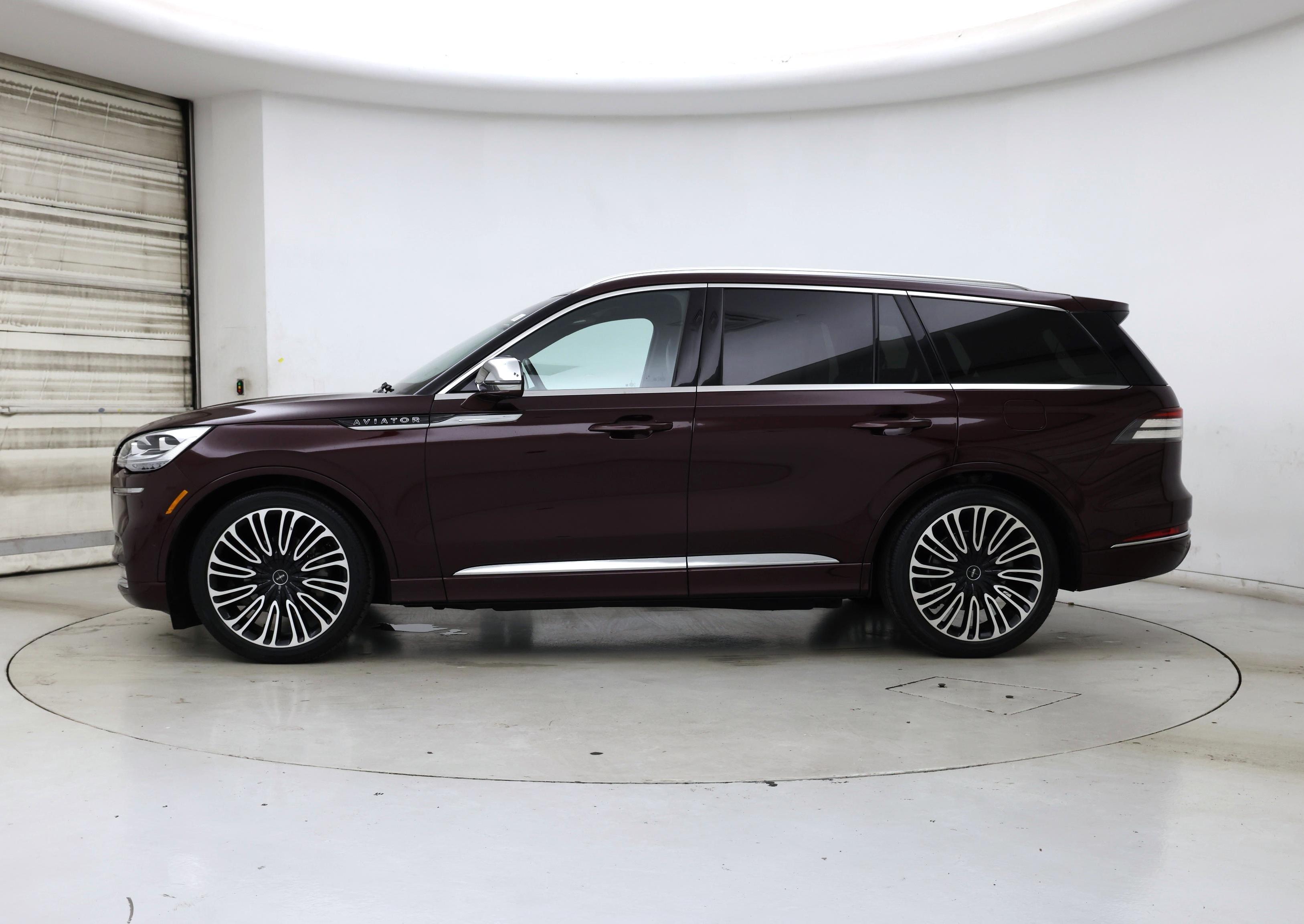 Thumbnail: 2020 Lincoln Aviator - 3