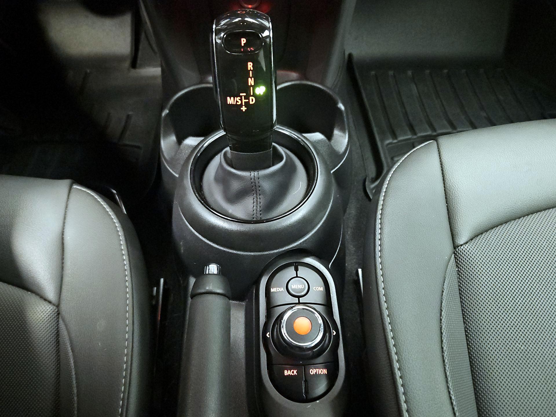 Thumbnail: 2020 MINI Cooper Hardtop - 17