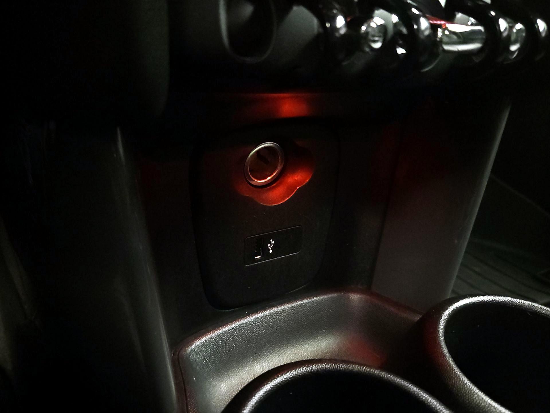 Thumbnail: 2020 MINI Cooper Hardtop - 18