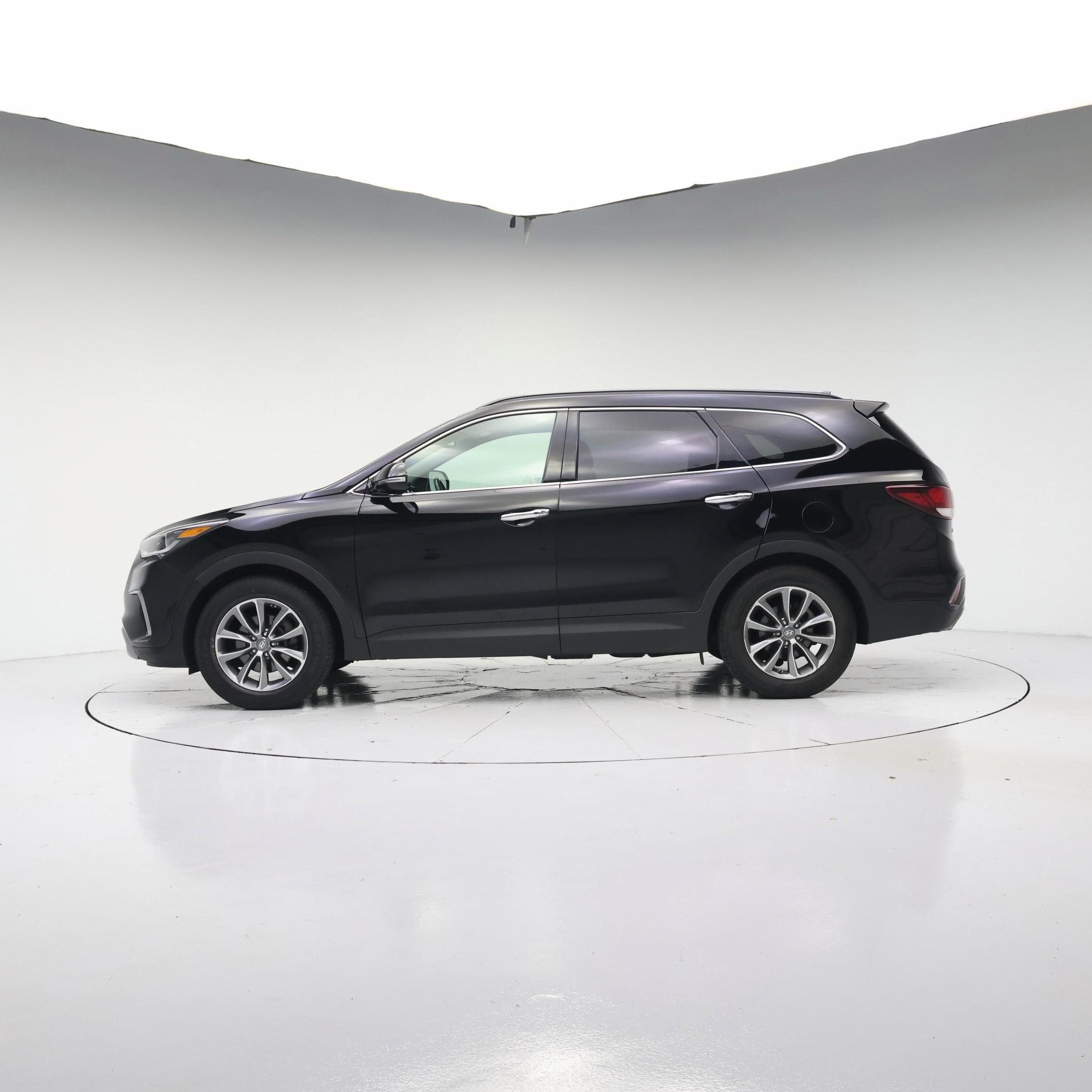 Thumbnail: 2018 Hyundai Santa Fe - 3