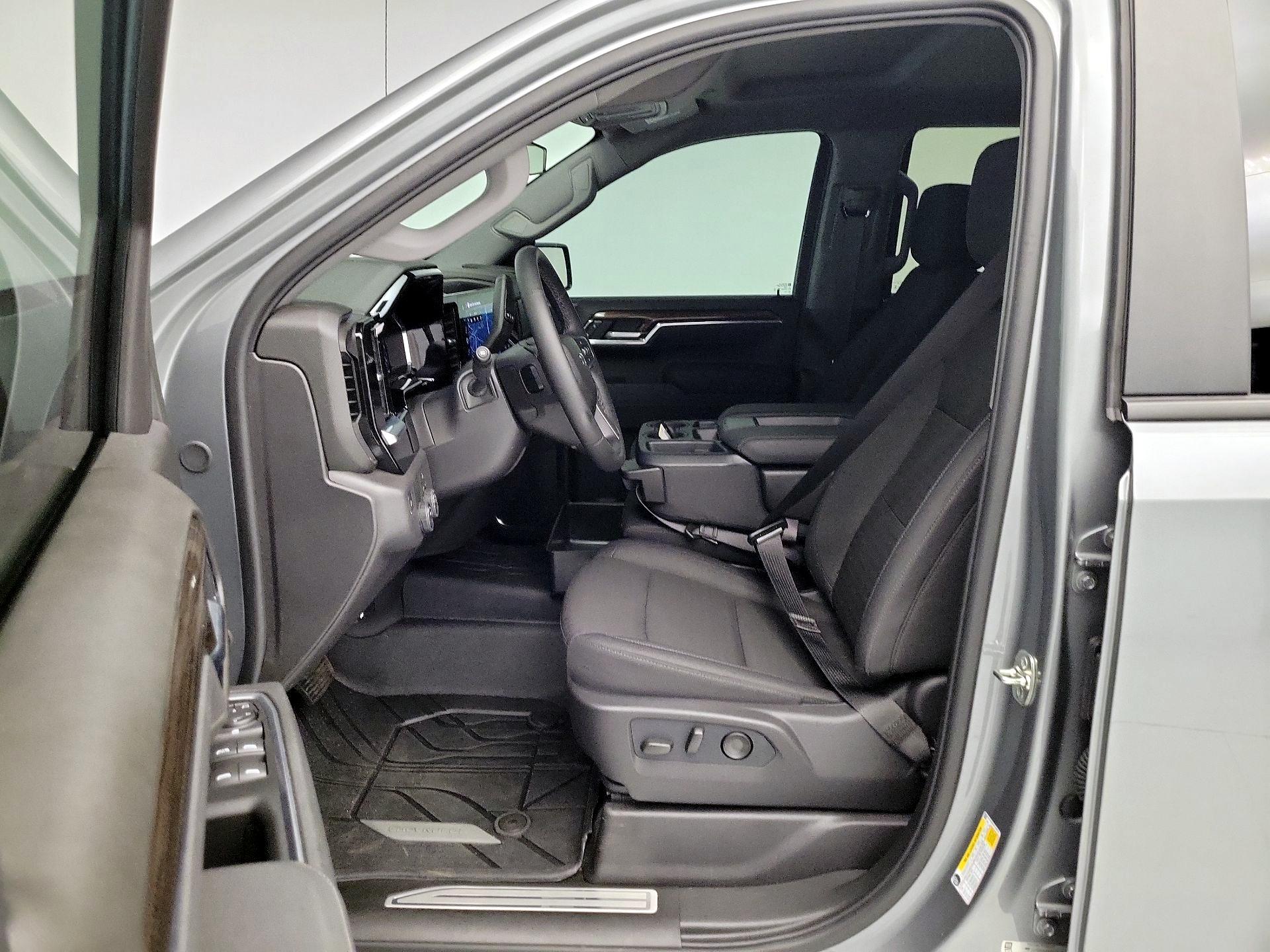 Thumbnail: 2026 Chevrolet Silverado 1500 - 11