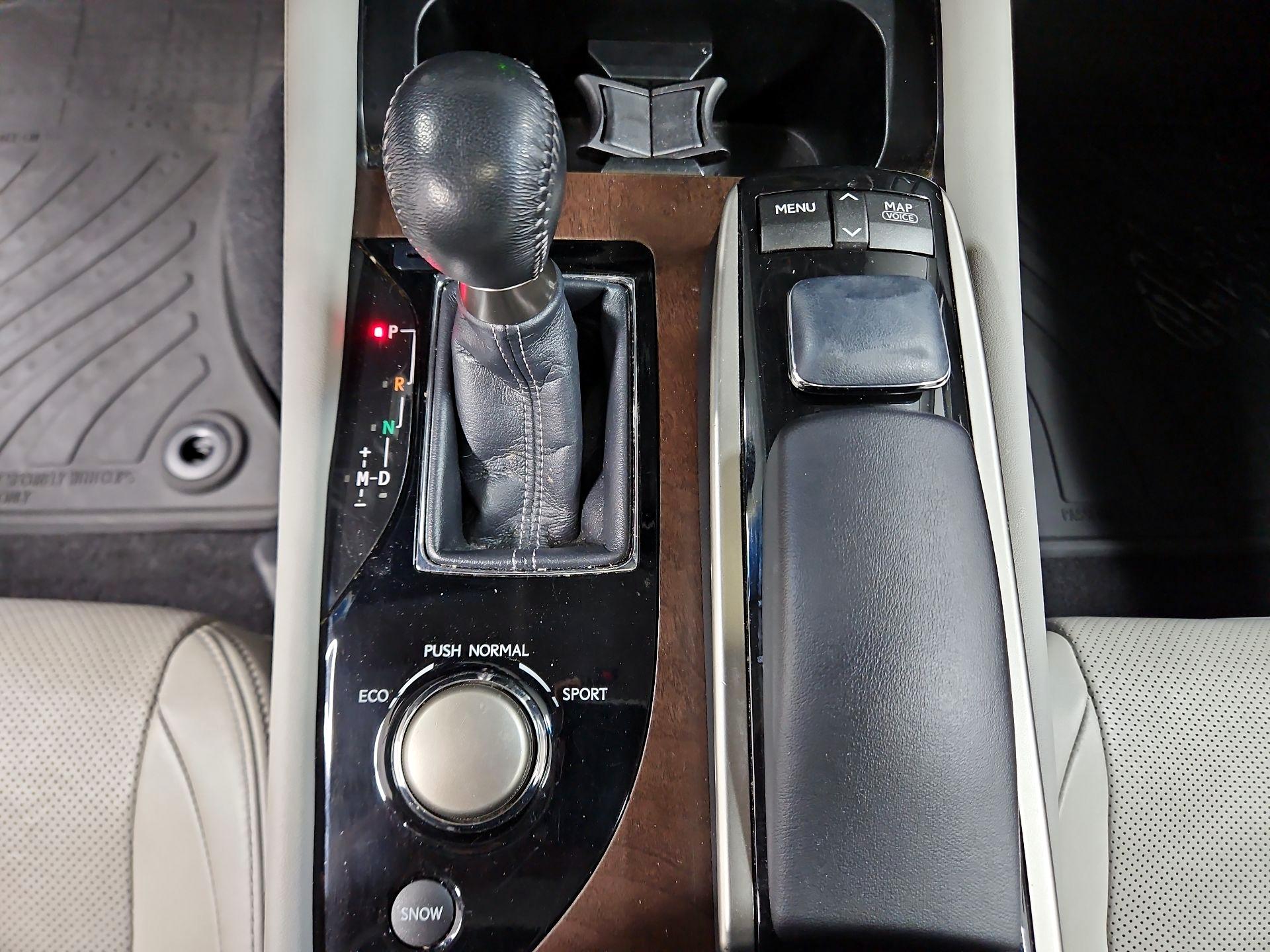 Thumbnail: 2014 Lexus GS - 18