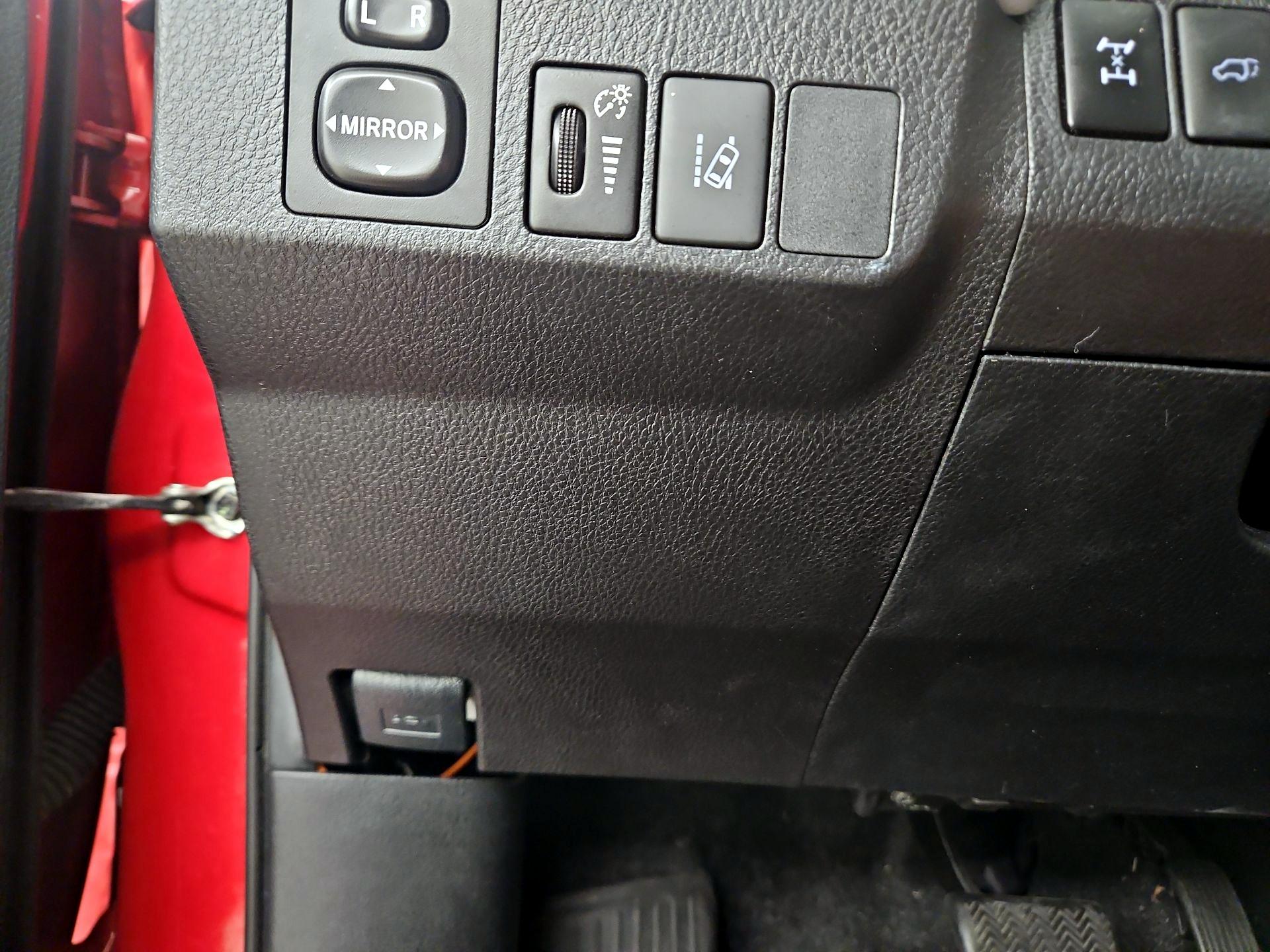 Thumbnail: 2017 Toyota RAV4 - 13
